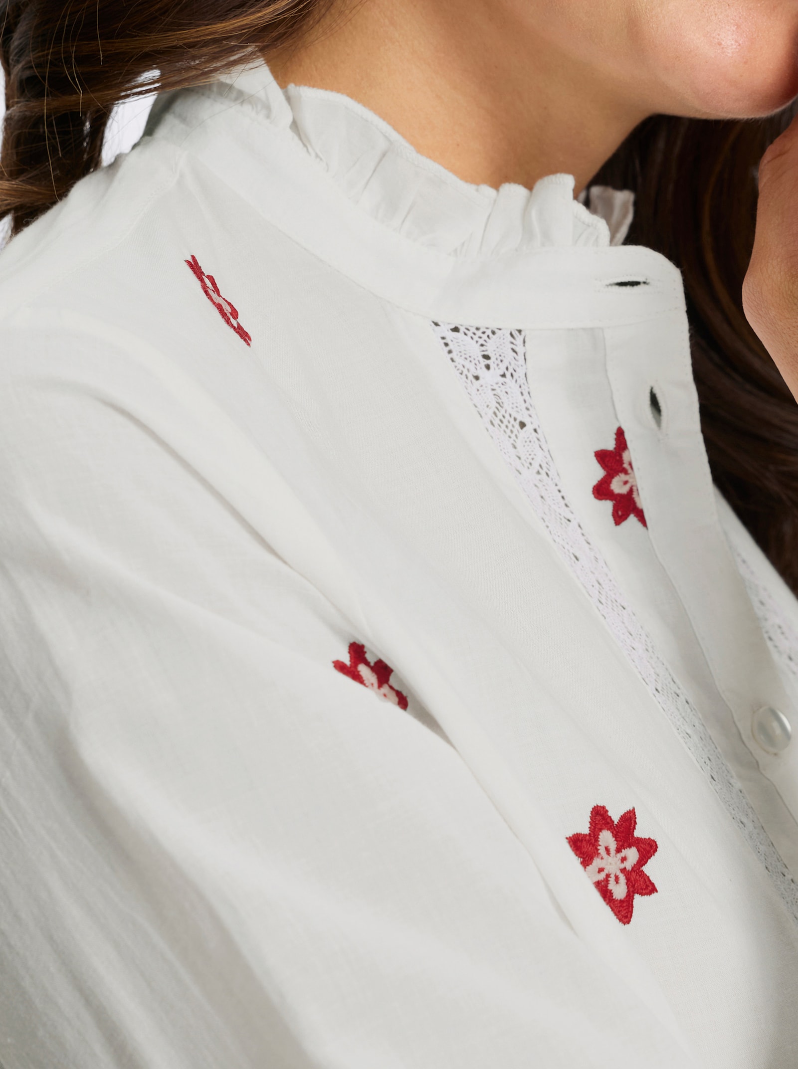 Spitzenbluse - ecru-dunkelrot-gemustert