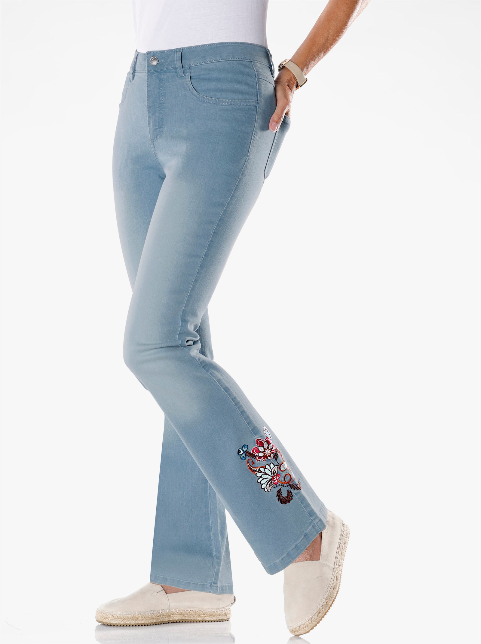 Bootcut-Jeans mit Stickereimotiv am Bein - blue-bleached