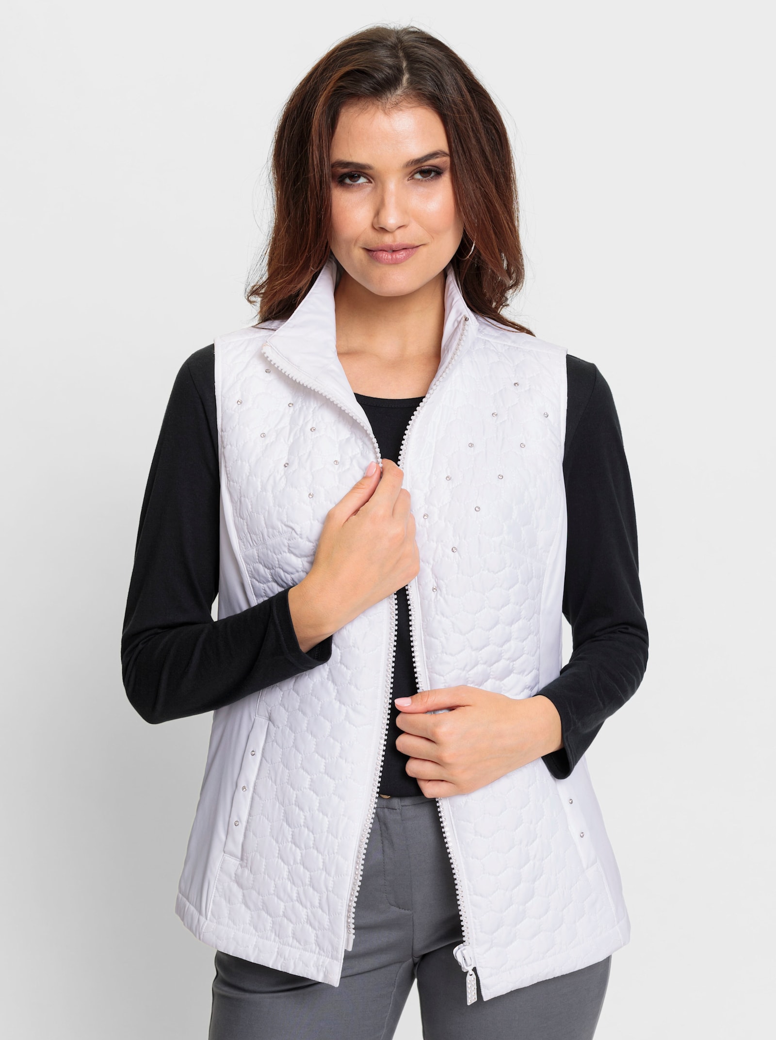 Prošívaná vesta s pajetkami - ecru