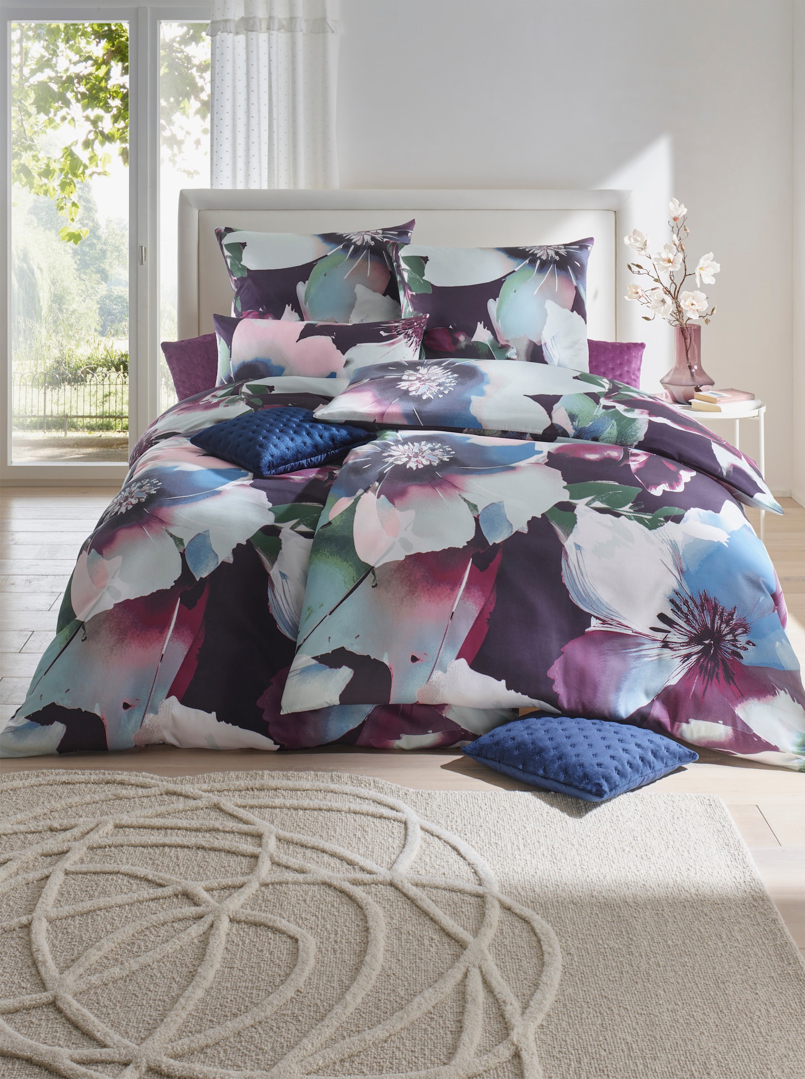 heine home Bettwäsche aus Mako-Satin - schwarz-bordeaux-bedruckt