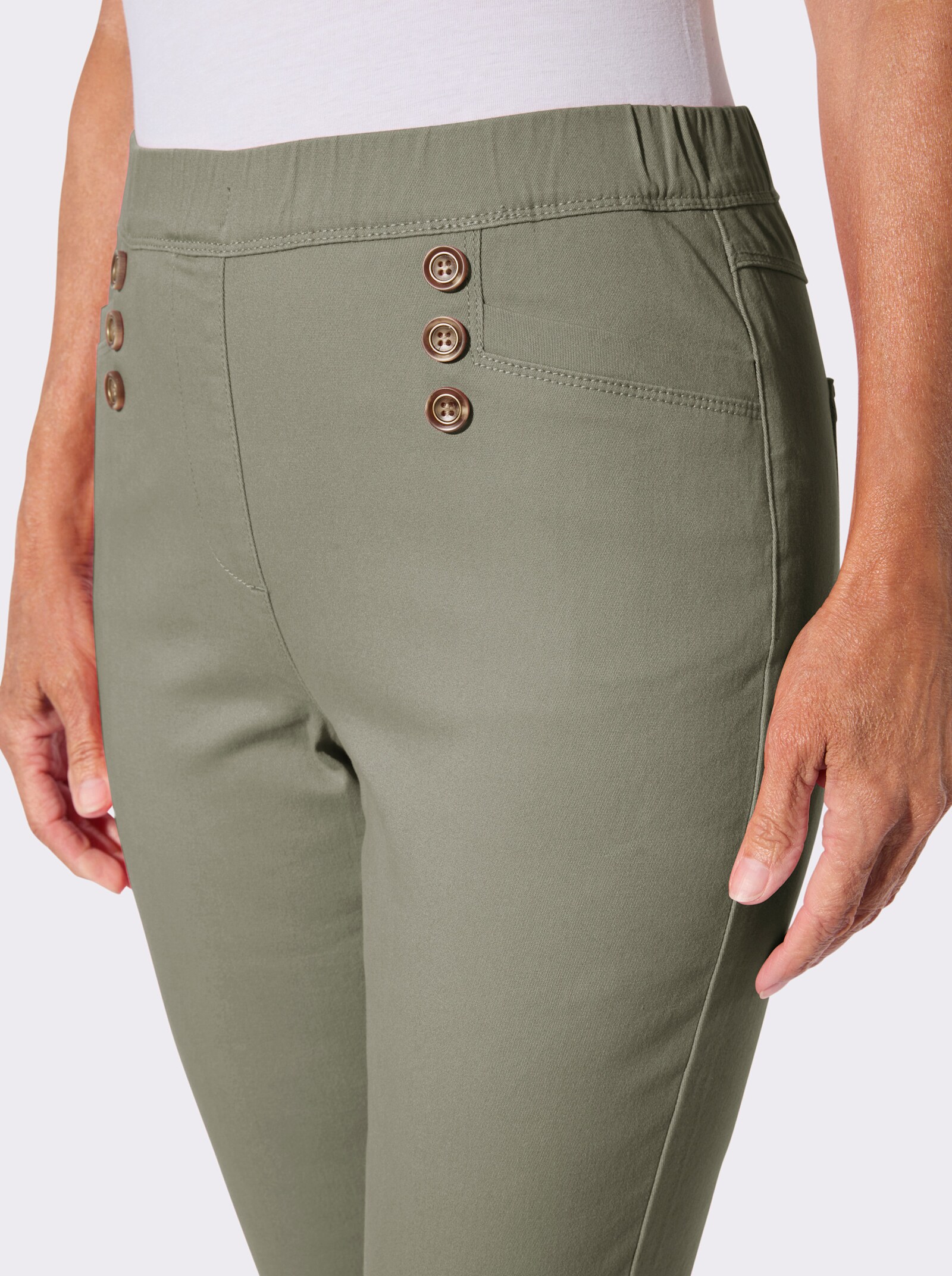 Schlupfjeans mit Schmuckknöpfen - khaki