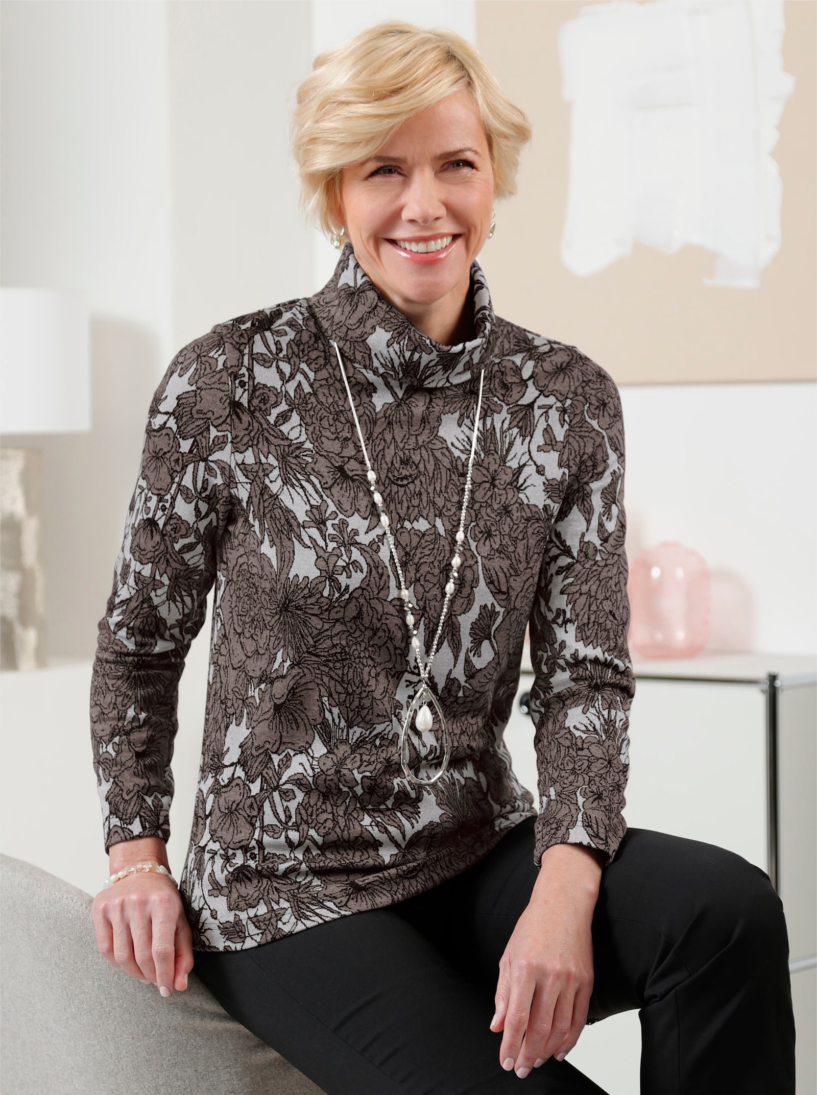 Rollkragenpullover mit weichem Viskose-Anteil - taupe-ecru-gemustert