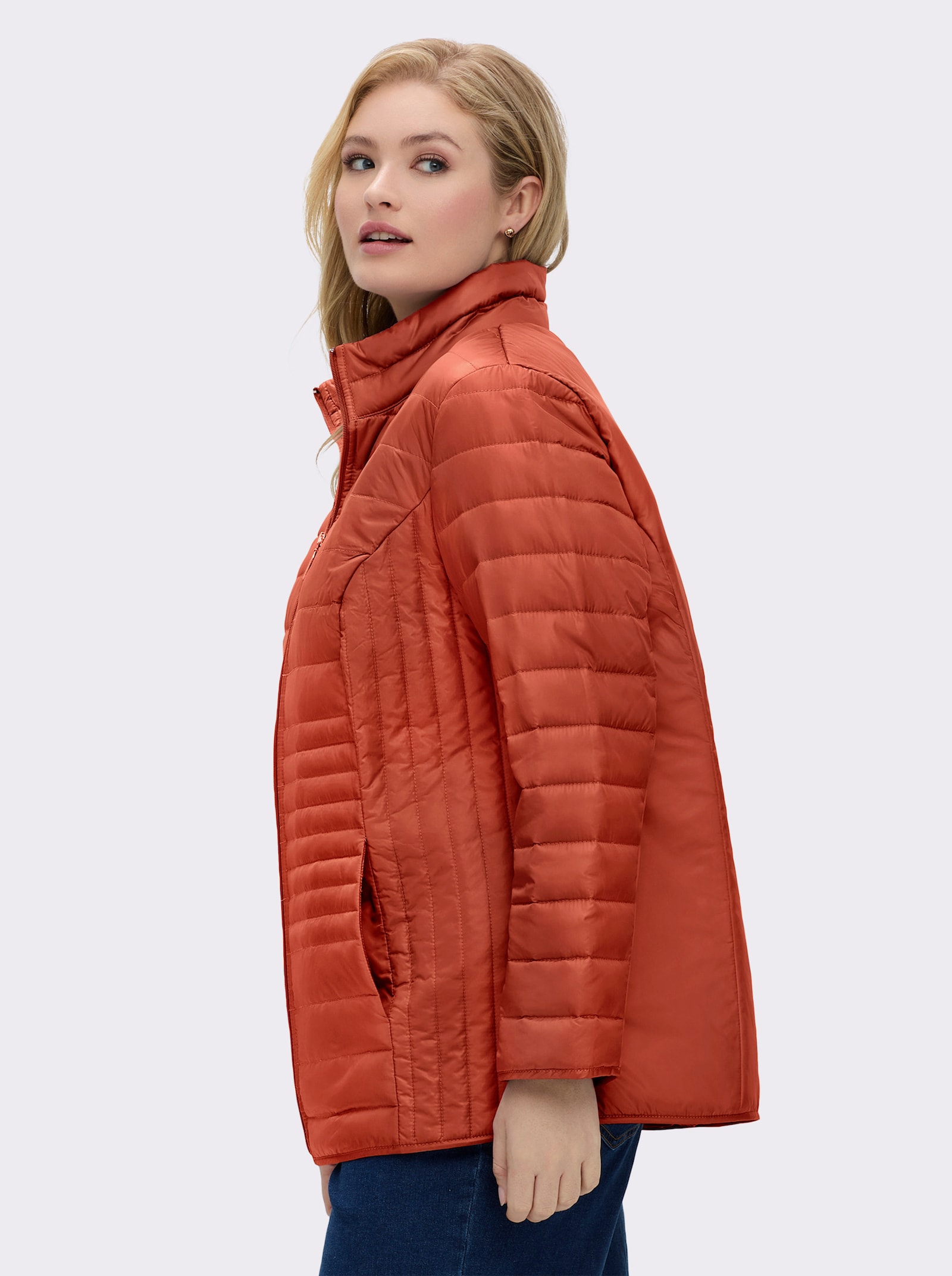 Steppjacke mit vertikalem Muster - rostrot