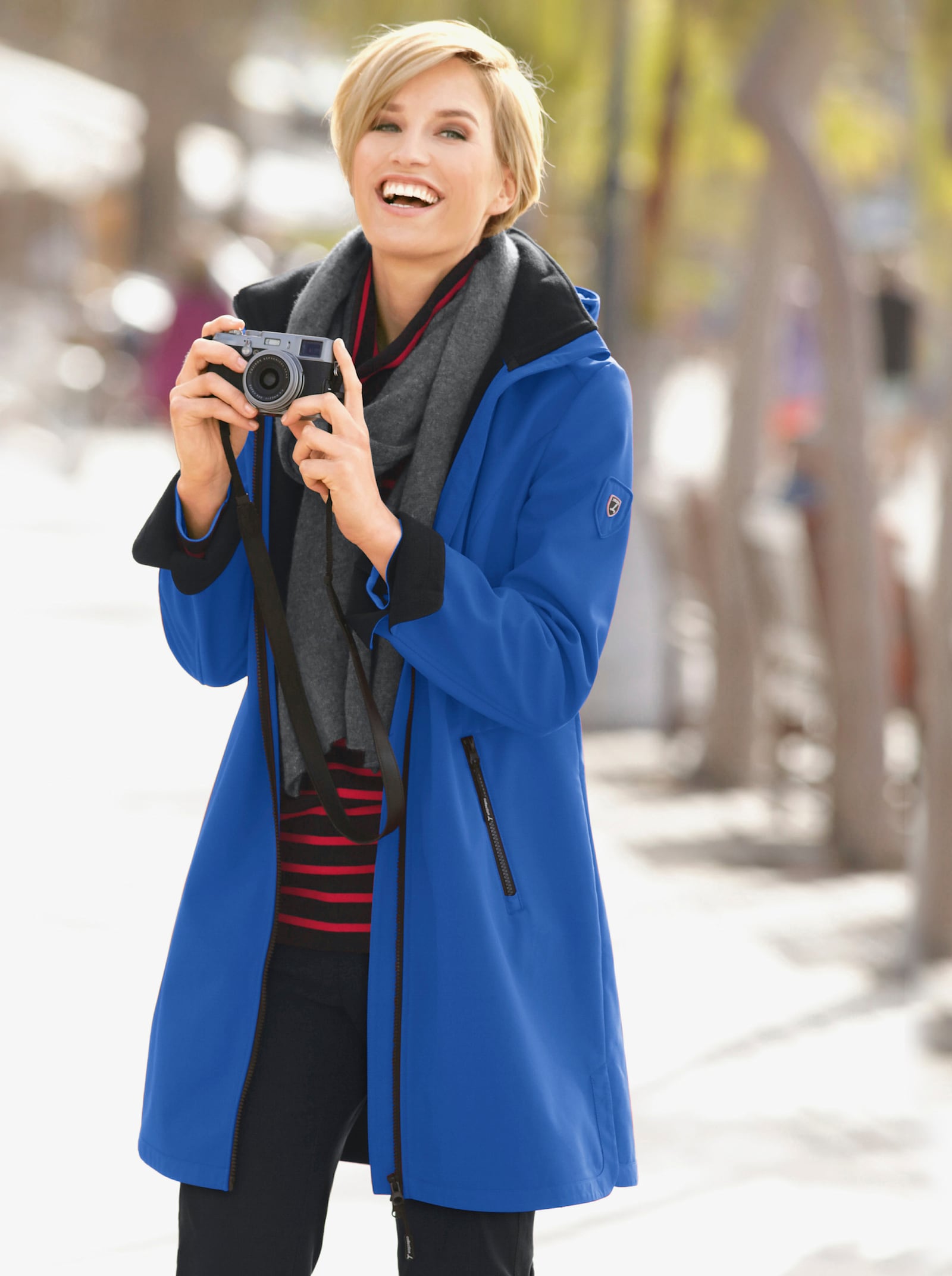 Softshelljacke mit Gummizug im Rücken - royalblau