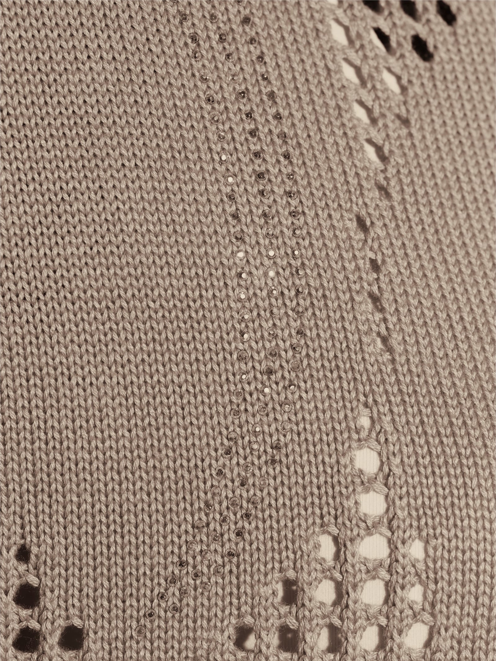 Ajourpullover met opstaande kraag en glanzende siersteentjes - beige