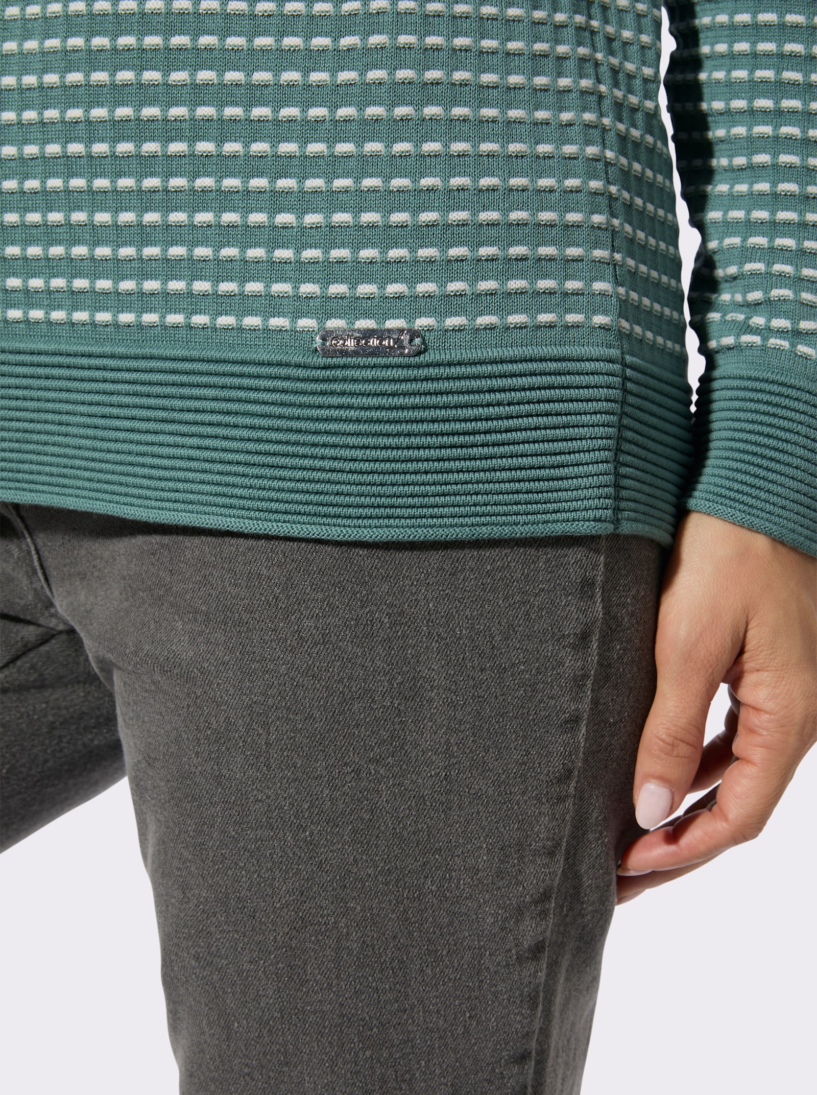 Rundhalspullover in pflegeleichter Qualität - jade-ecru-gemustert