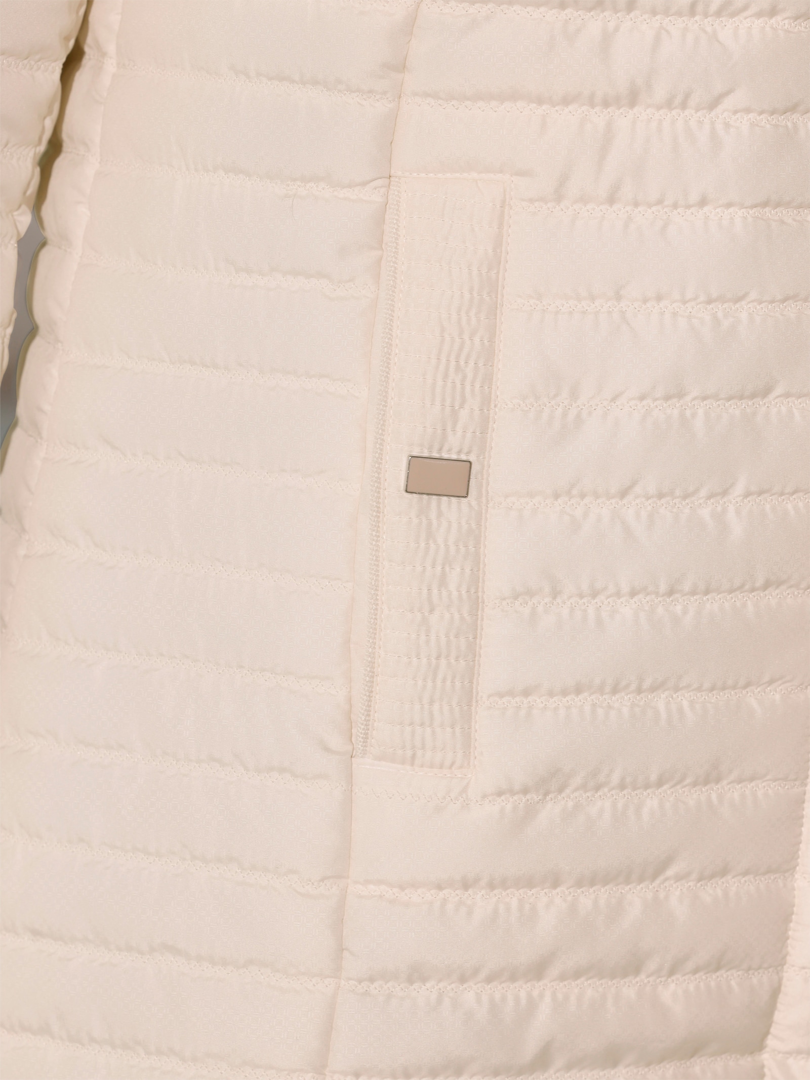 Steppjacke mit Druckknöpfen - champagner