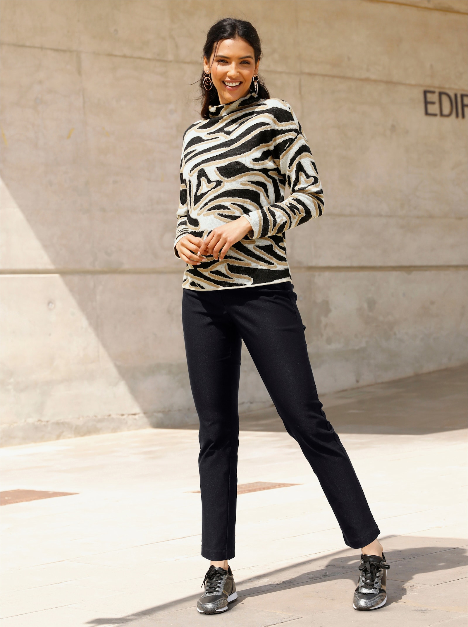 Jacquard-Pullover mit Kelchkragen - camel-schwarz-gemustert