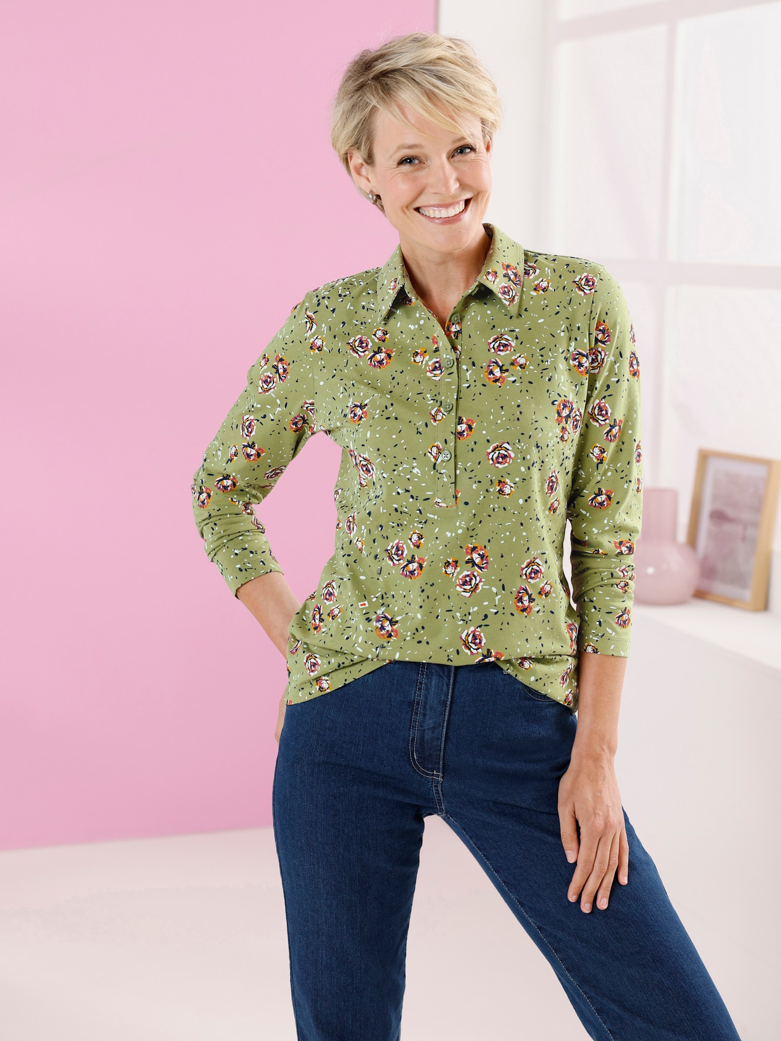 Poloshirt im dezenten Blumenmuster - schilf-fuchsia-bedruckt