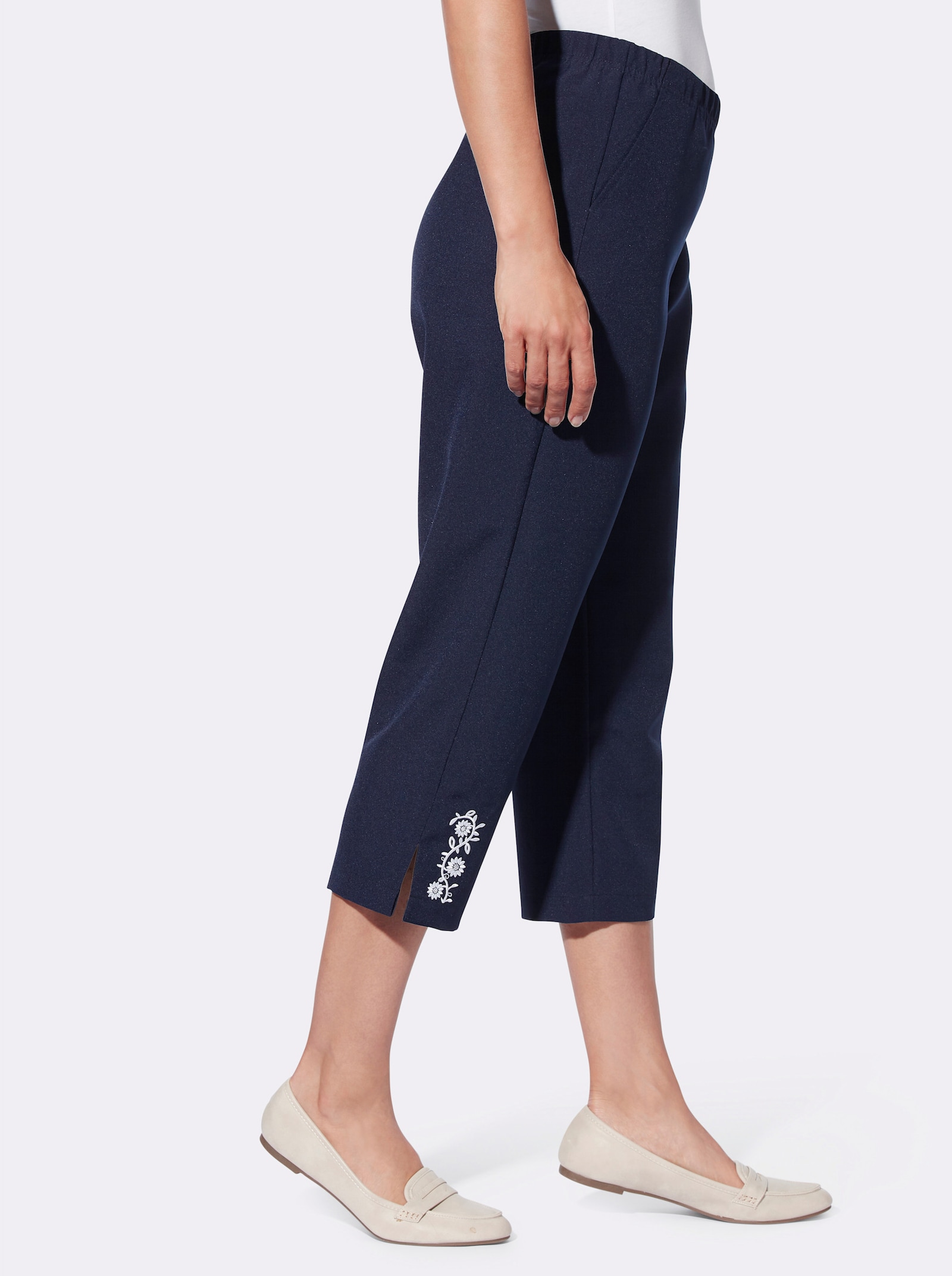 Capribroek met bloemenborduursel op pijpzoom - marine