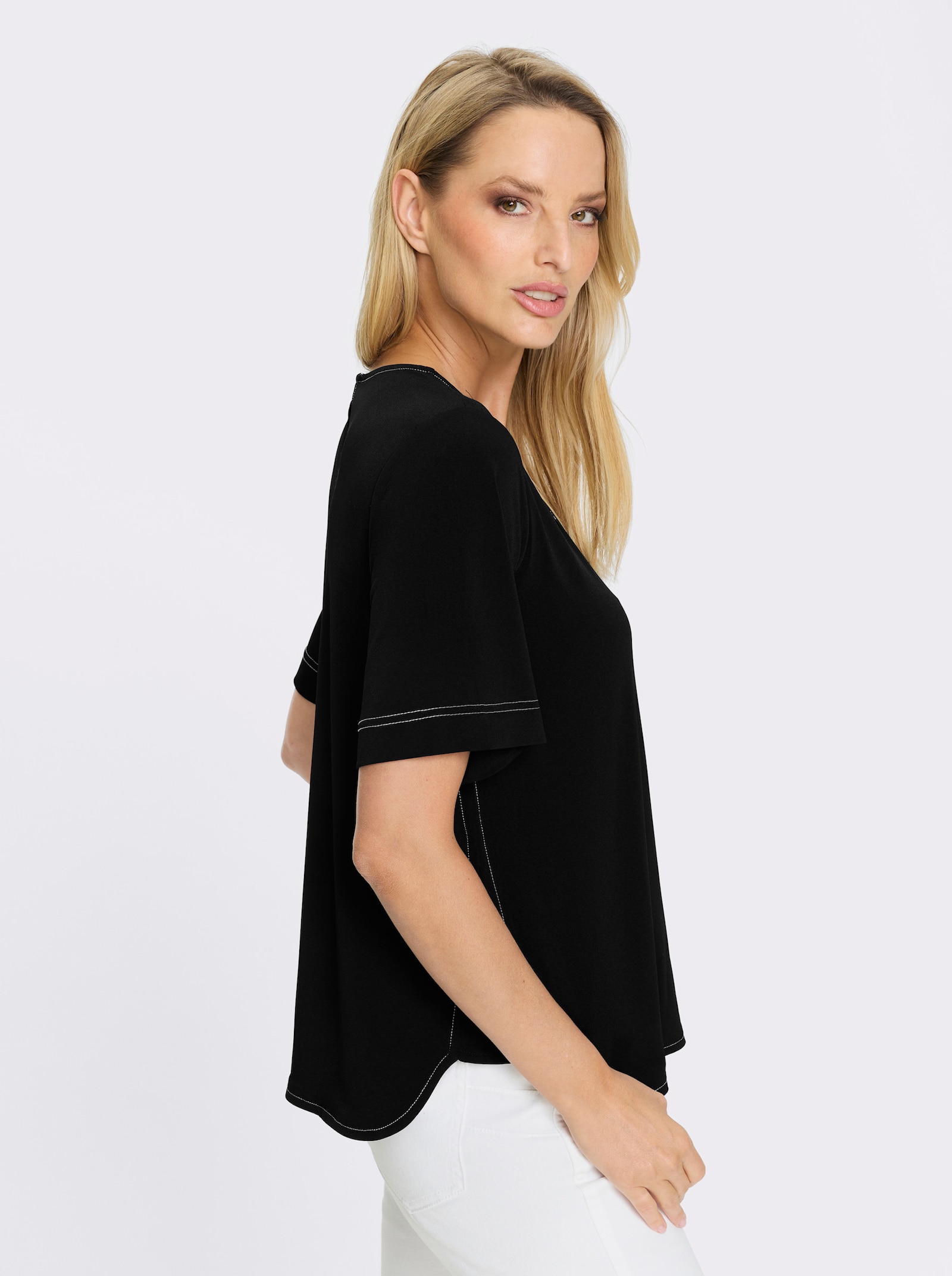 heine T-Shirt mit Ziernähten, kontrastfarben - schwarz