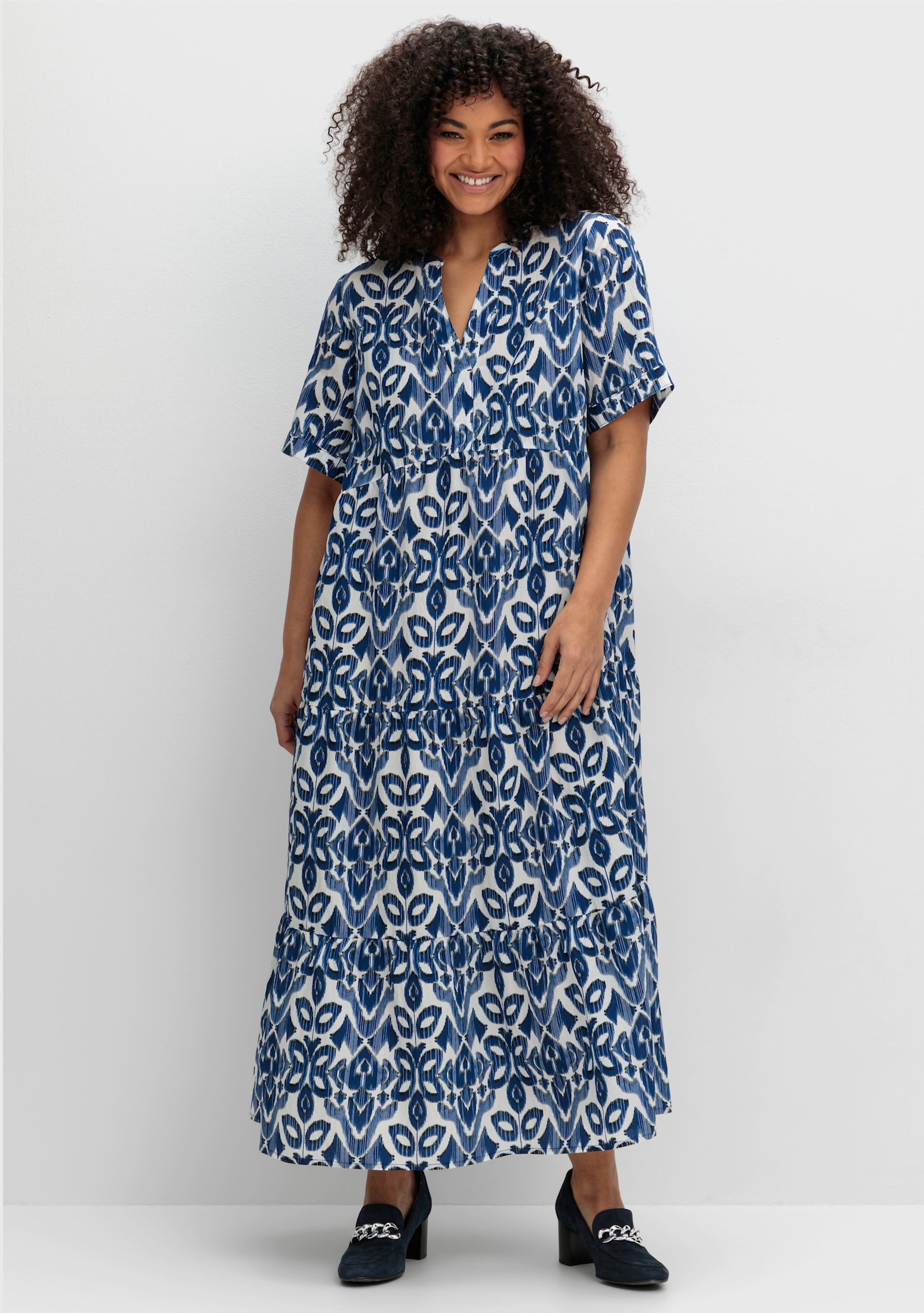 sheego Maxikleid mit Stufenrock - ecru-gemustert