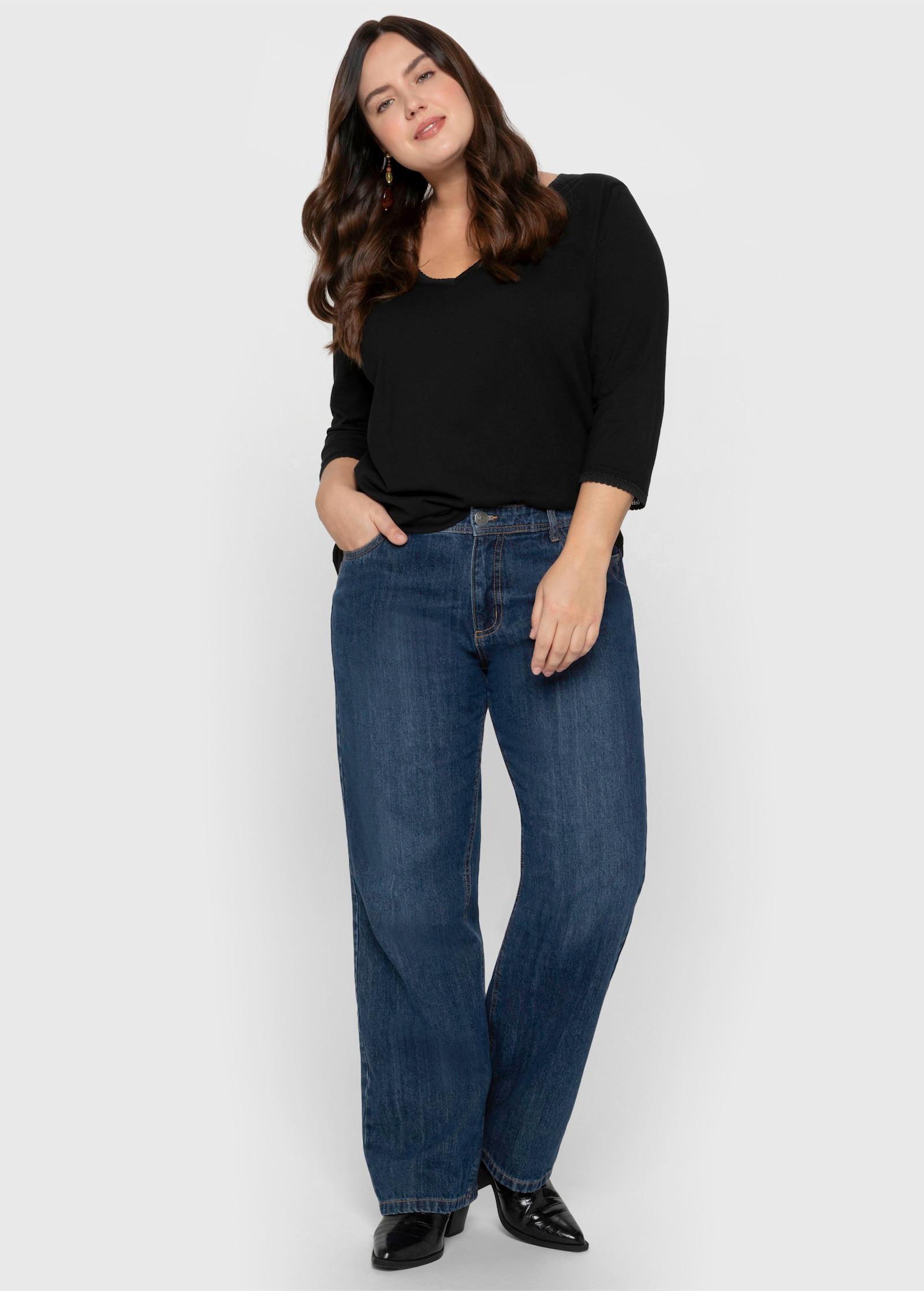 sheego T-shirt à manches 3/4, coupe légèrement évasée - noir