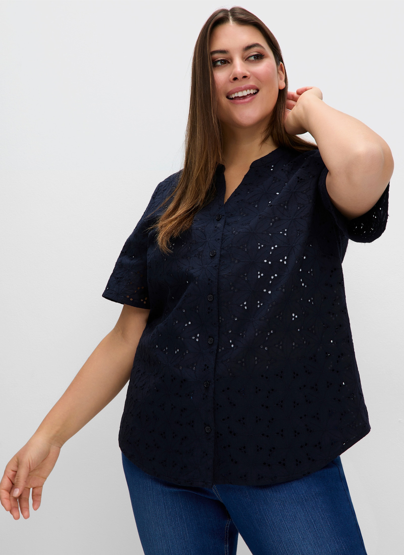sheego Kurzarmbluse aus Lochspitze - tiefblau