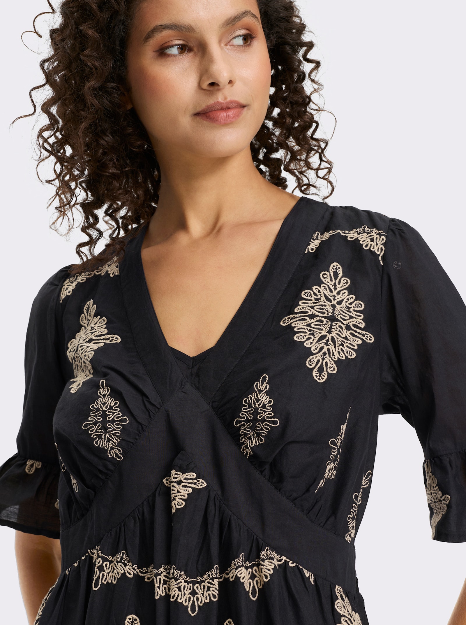 heine Baumwollkleid mit floralem Druck - schwarz-beige-bedruckt