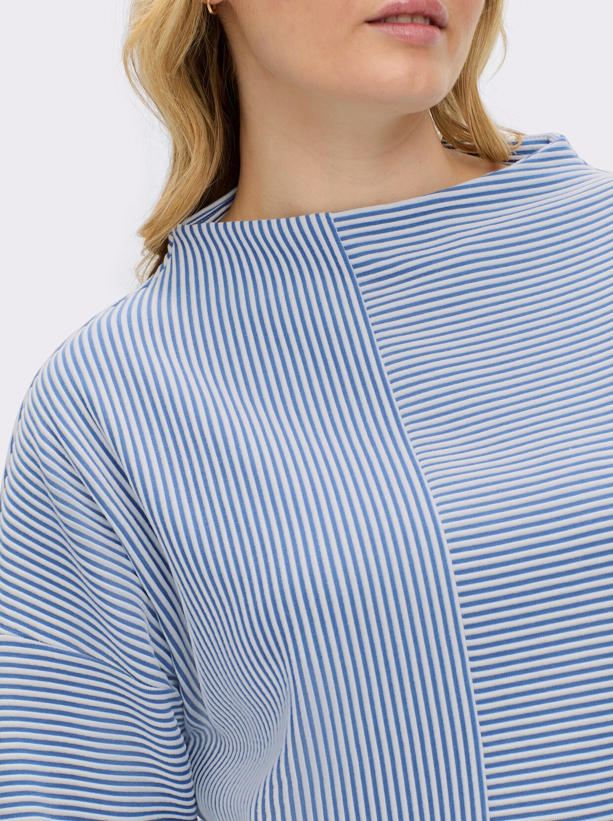 Langarmshirt in Ripp-Optik - ecru-mittelblau-gestreift