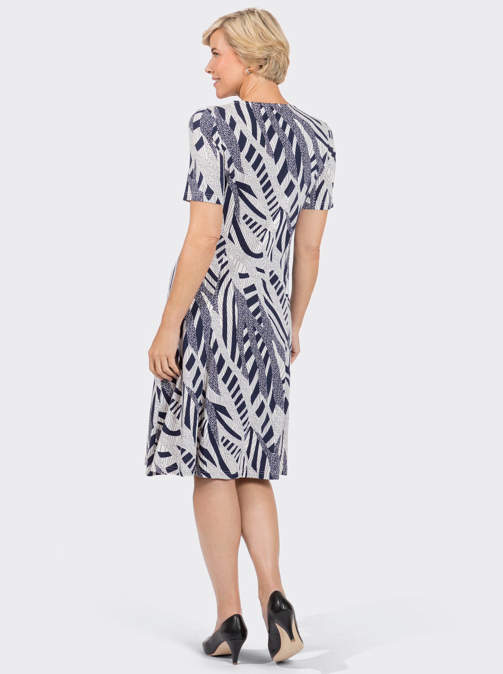 Jerseykleid in Schlupfform - marine-ecru-bedruckt