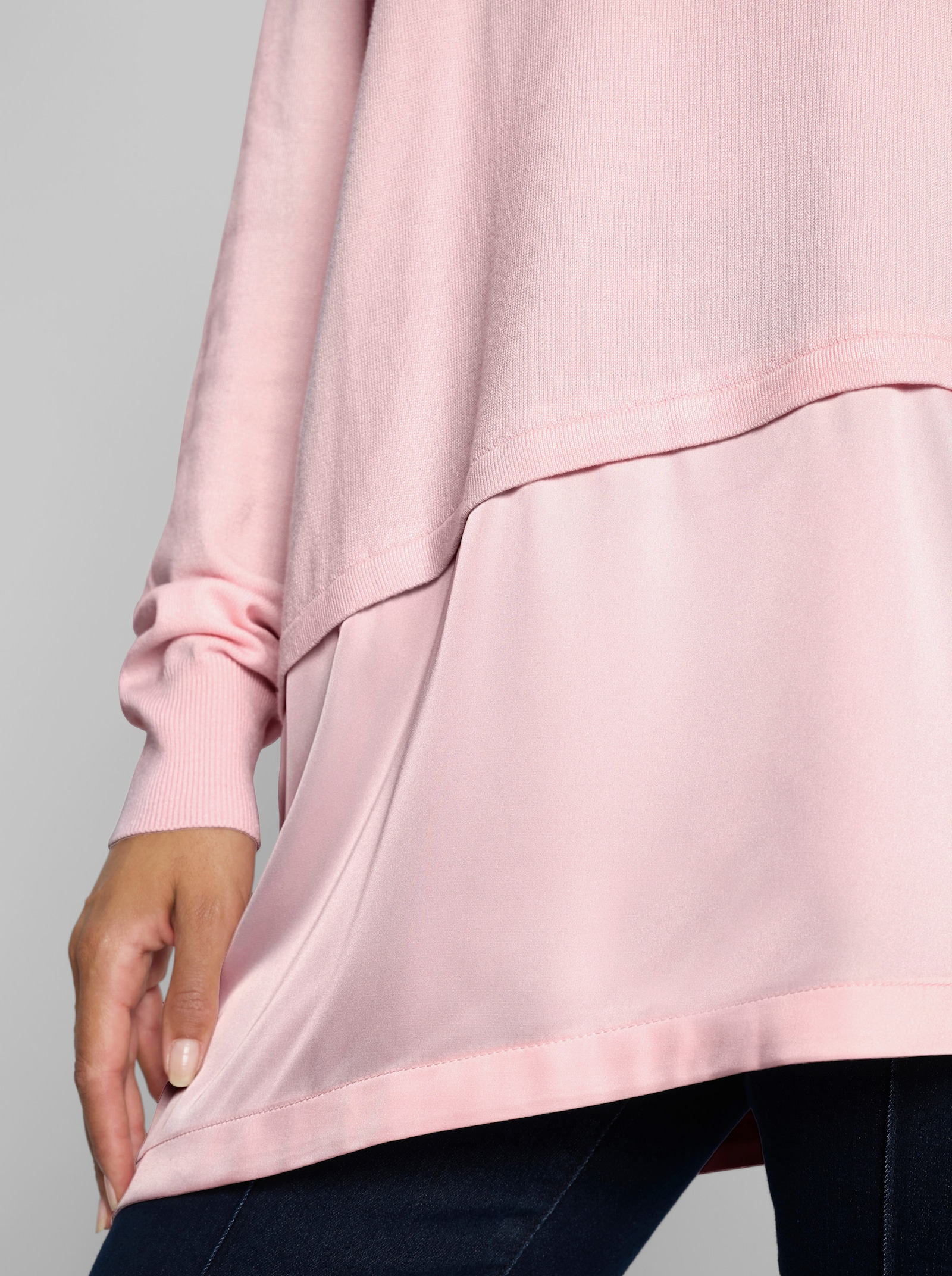 heine Longpullover mit Bluseneinsatz aus Satin - hellrosé