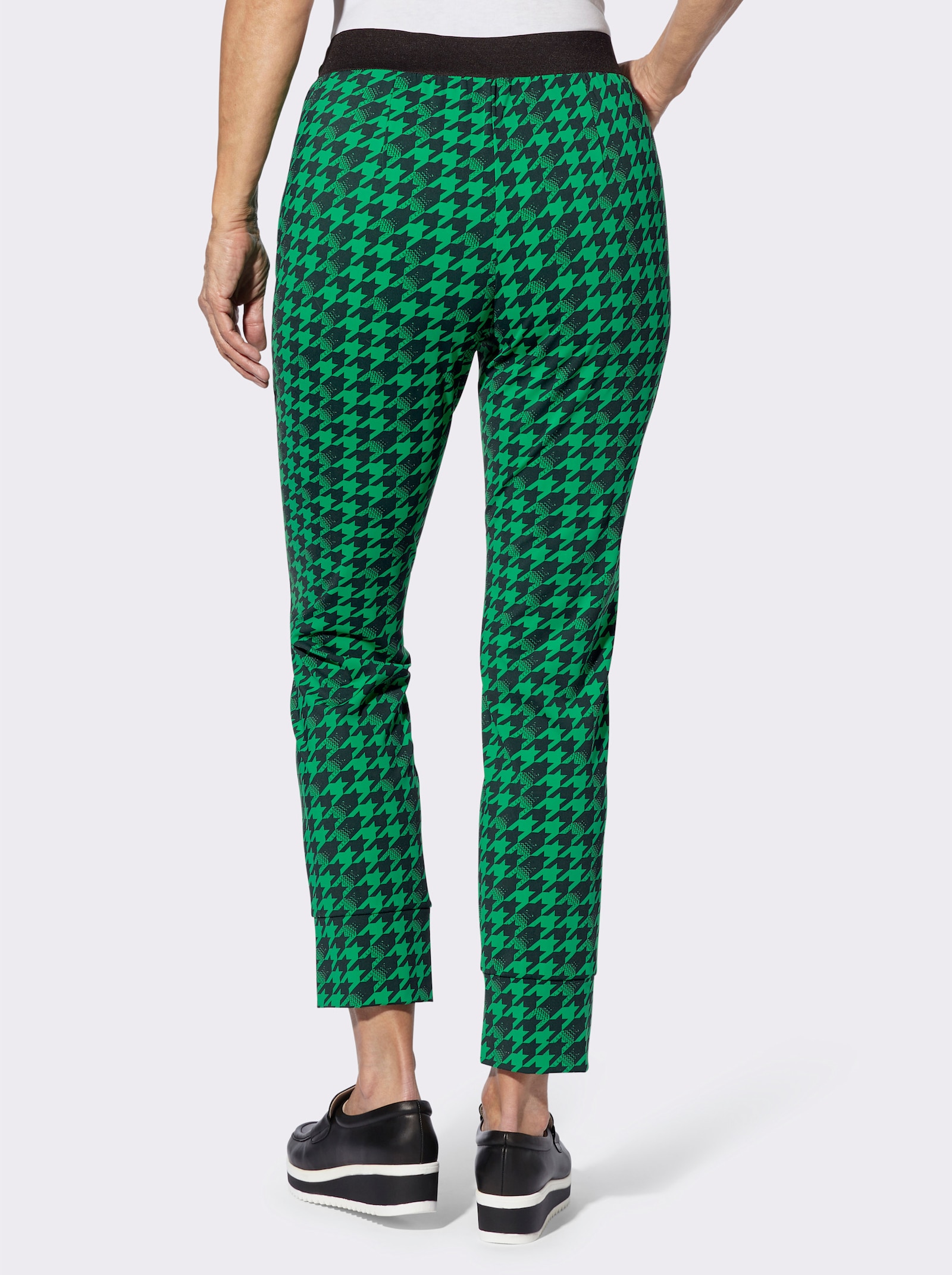 Jogg Pants mit Reissverschluss-Taschen - grasgrün-schwarz-bedruckt