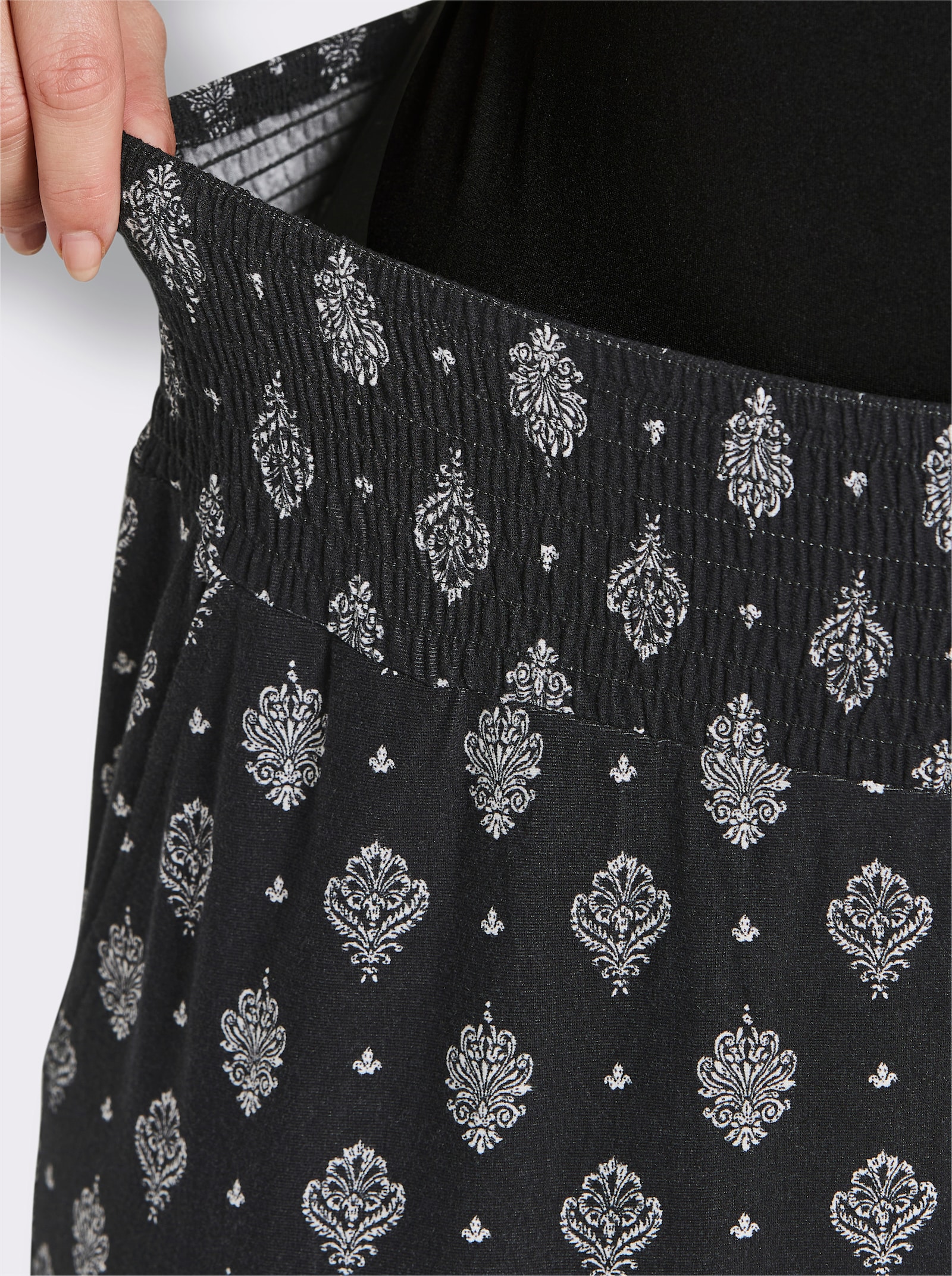 sheego Comfortbroek met ornamentprint - zwart/ecru geprint
