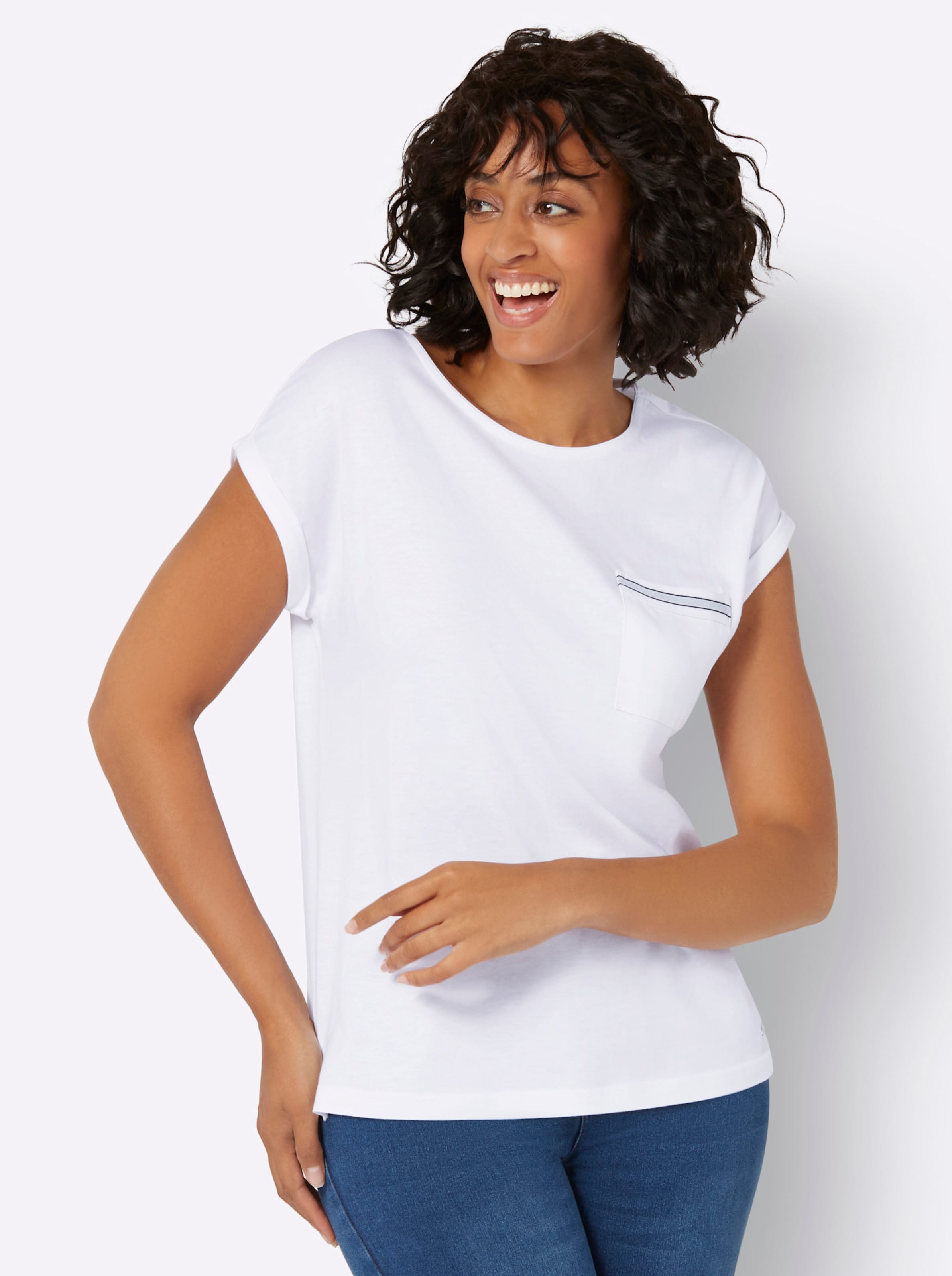 Weich und günstig Kaufen-Shirt in weiß von heine. Shirt in weiß von heine <![CDATA[Luftig und herrlich weich! Shirt mit Rundhals-Ausschnitt und überschnittenen Schultern. An der aufgesetzten Brusttasche glitzert ein Zierband. Seitenschlitze für viel Bewegungsfreiheit.