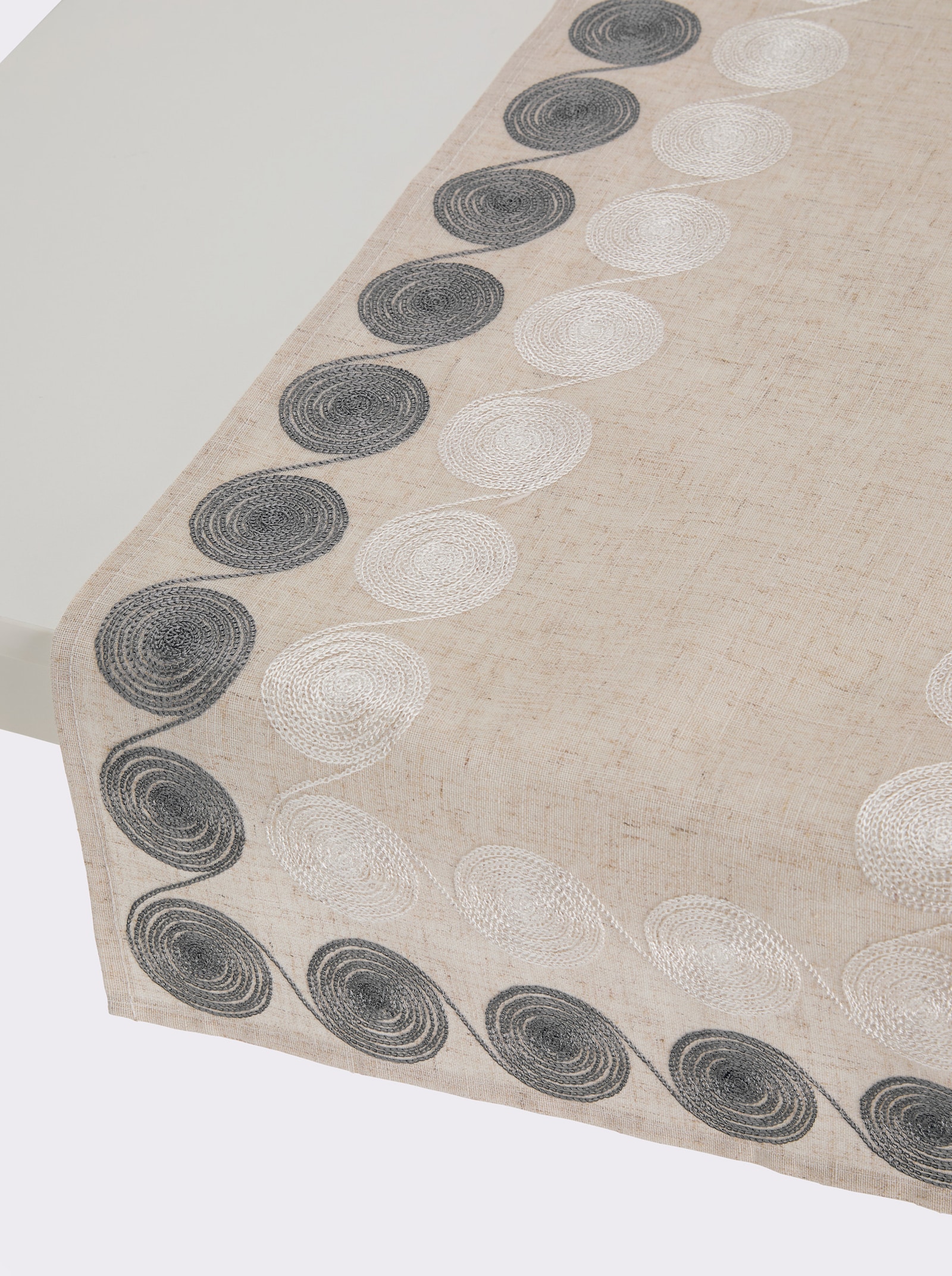 Tafelkleed met glanzende borduursels - beige