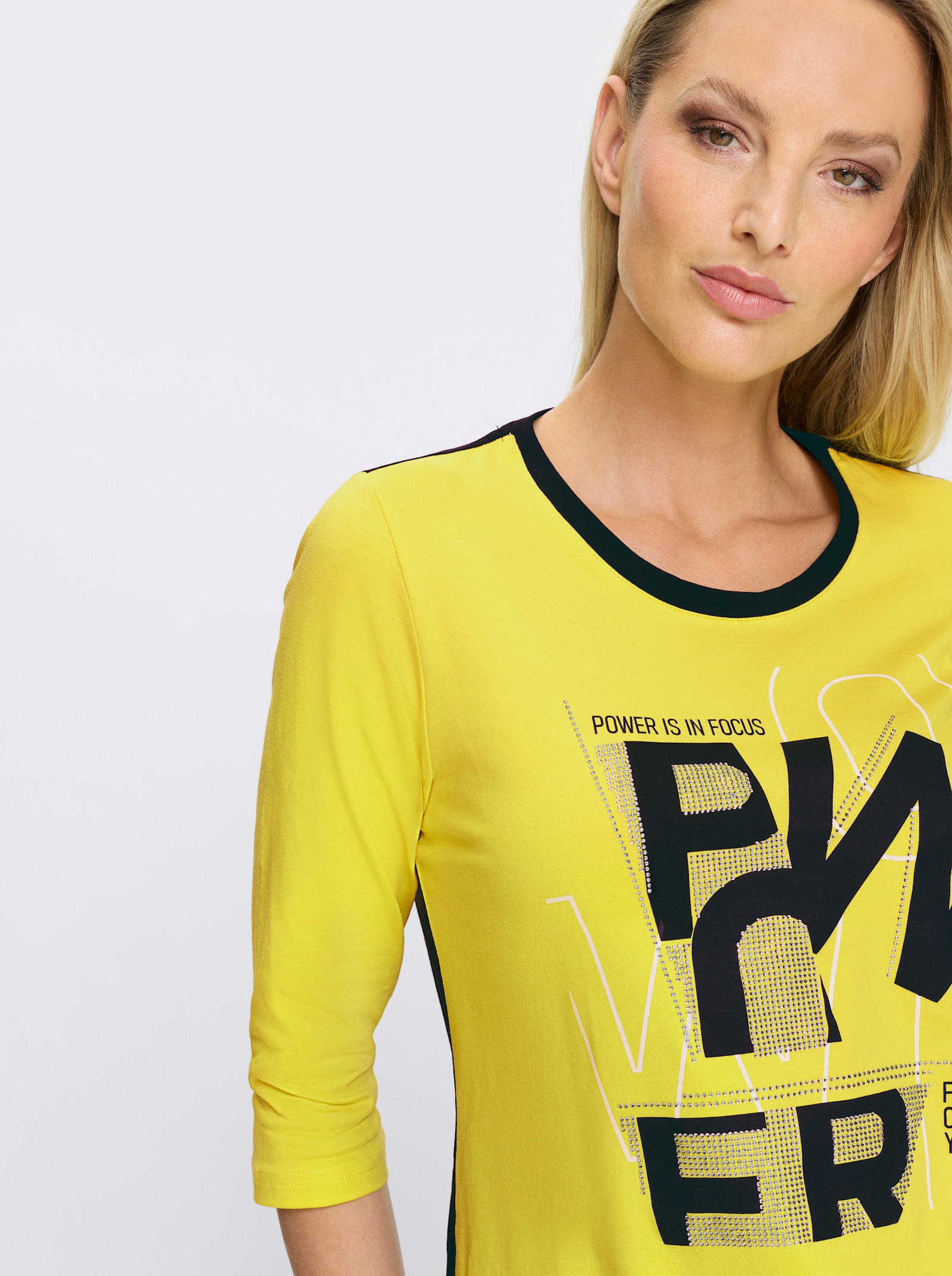 heine Rundhalsshirt mit Glitzernden Steinchen - limone-schwarz-bedruckt