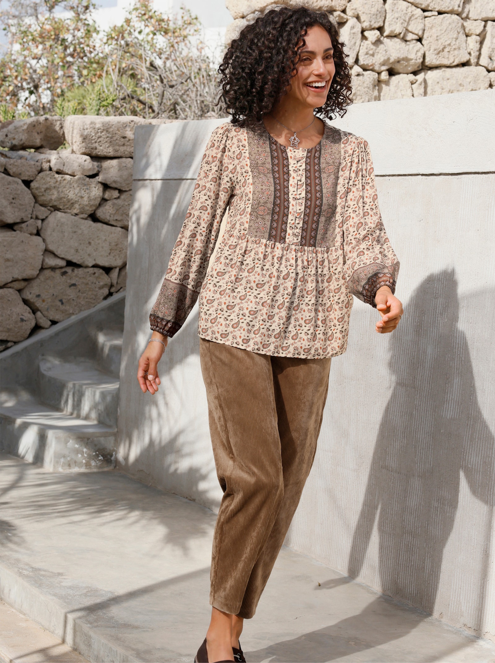 Tunika mit Raffungen an der Rückenpasse - ecru-papaya-bedruckt