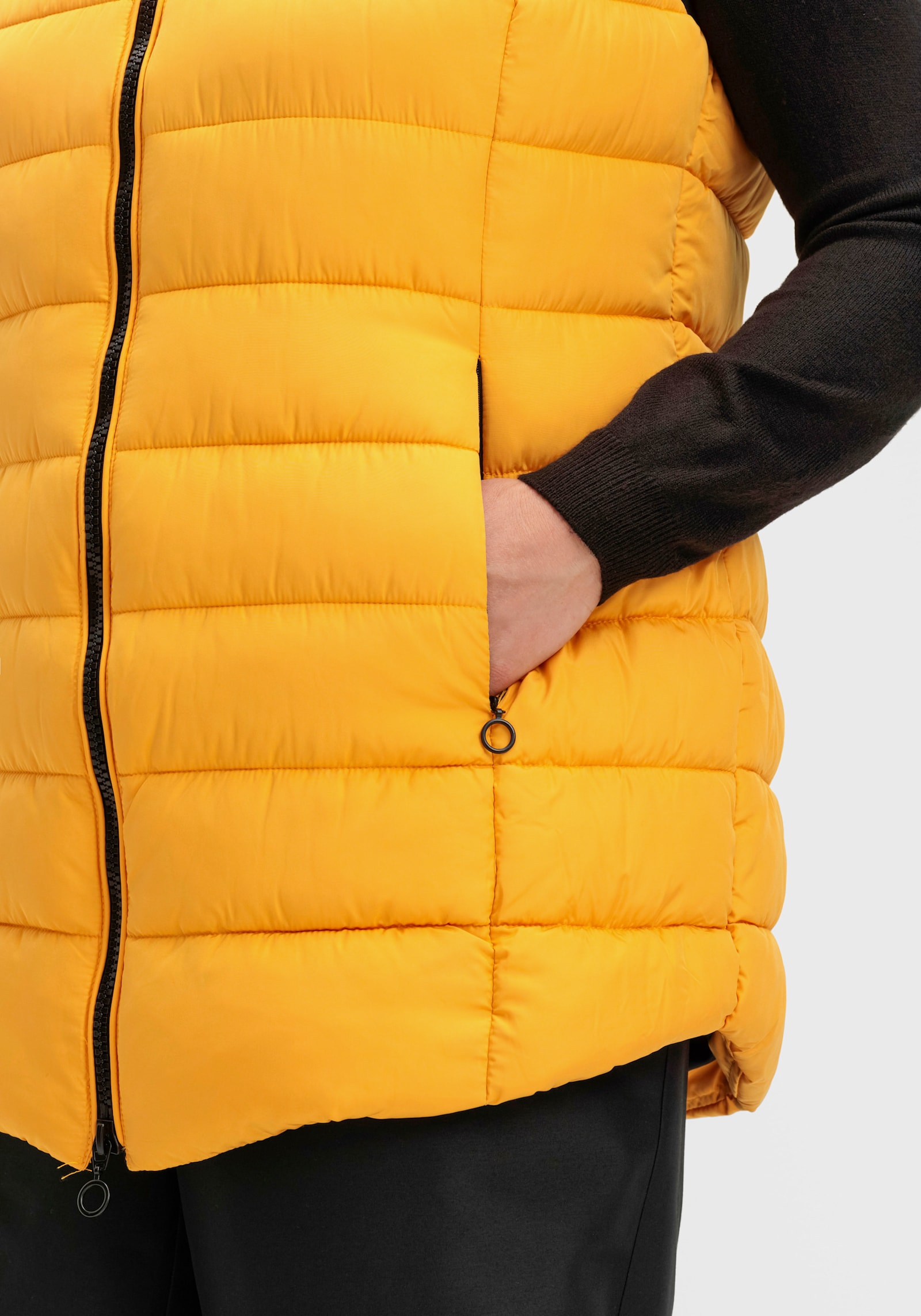 Steppweste mit abzippbarer Kapuze - ocker