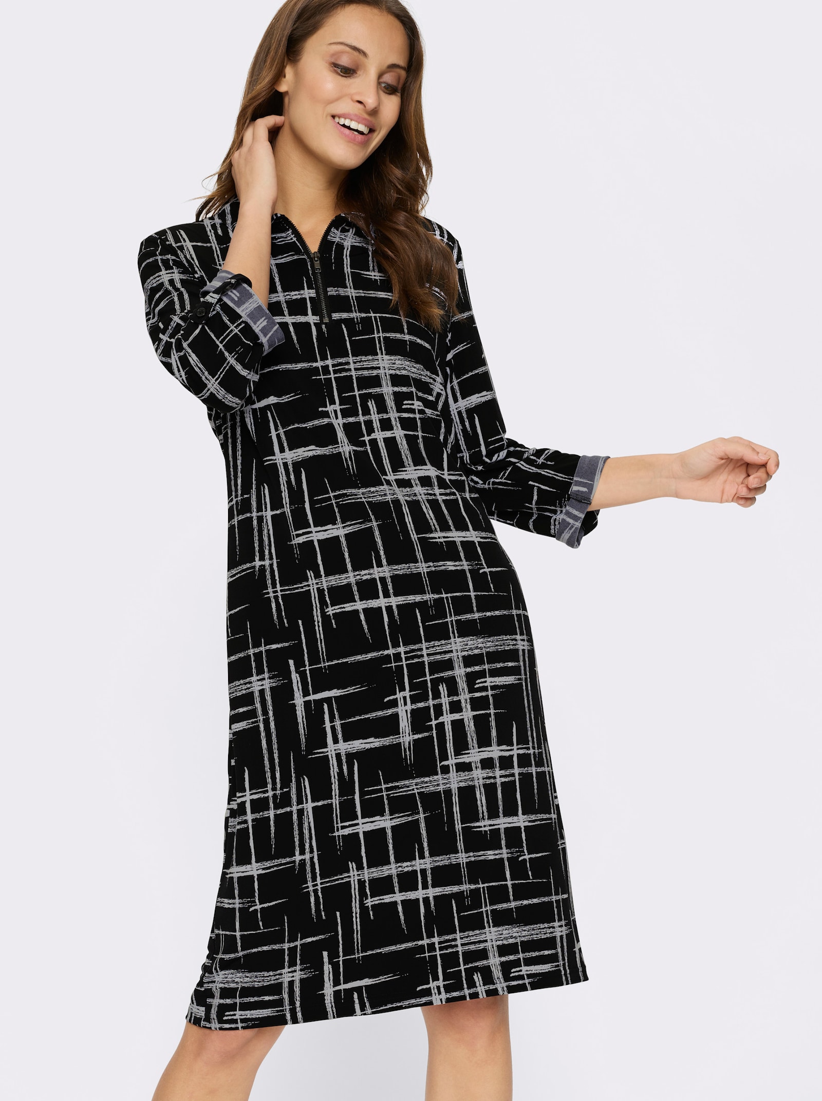 Druckkleid mit Krempelärmeln - schwarz-weiß-bedruckt