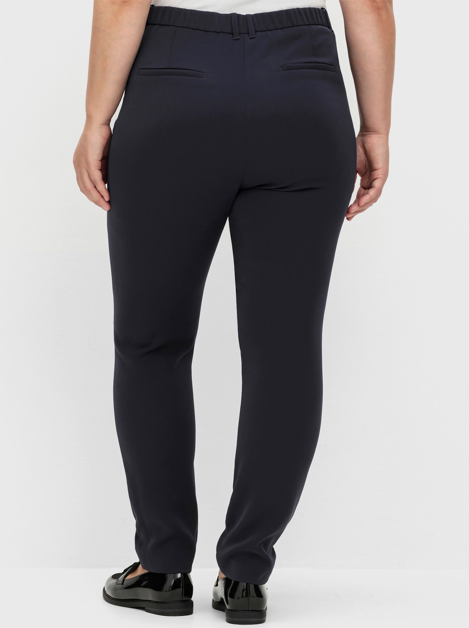 sheego Hose mit schmalem Bein, knitterarm - tiefblau