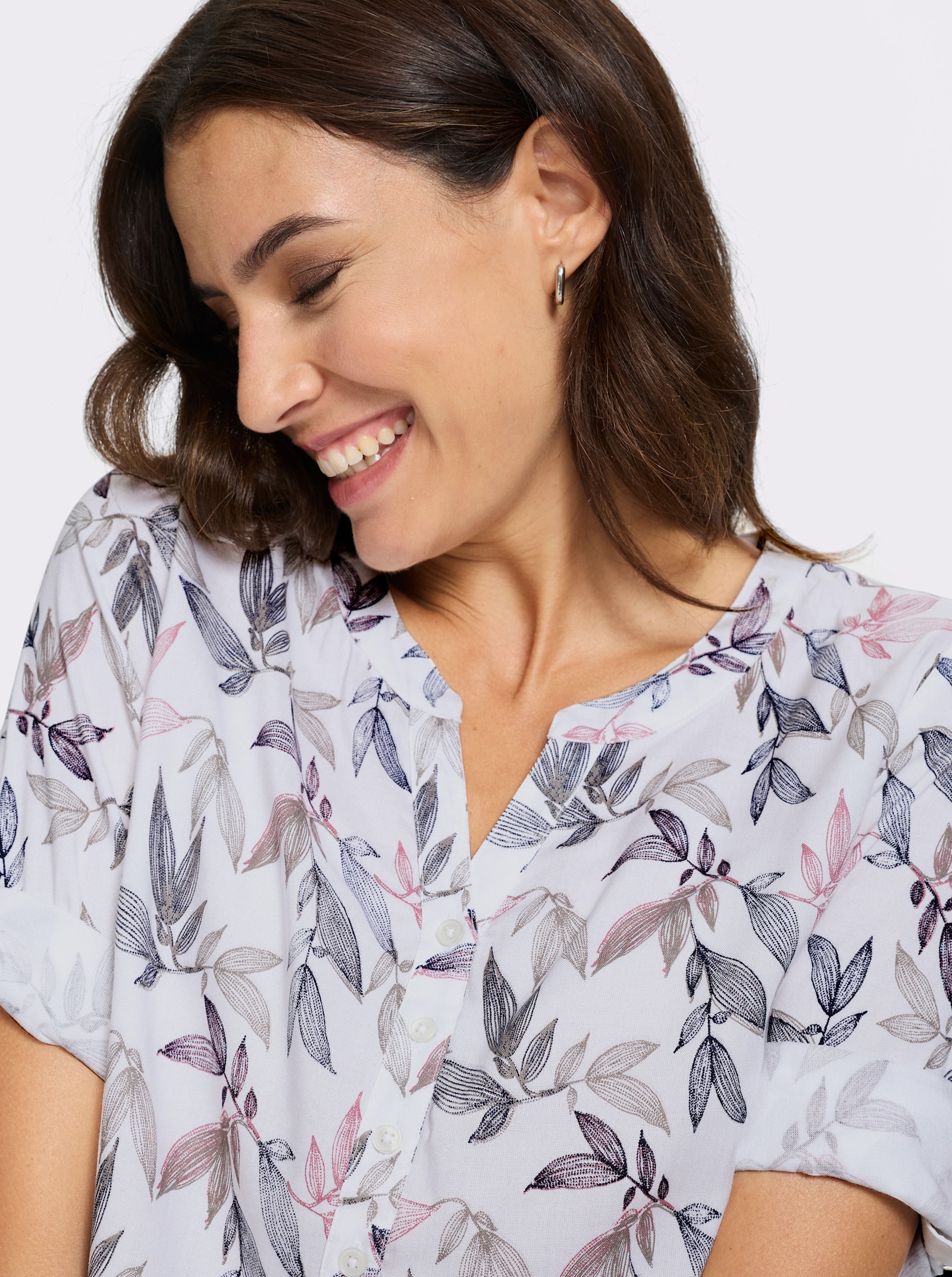 Druckbluse aus reiner Viskose - ecru-marine-bedruckt