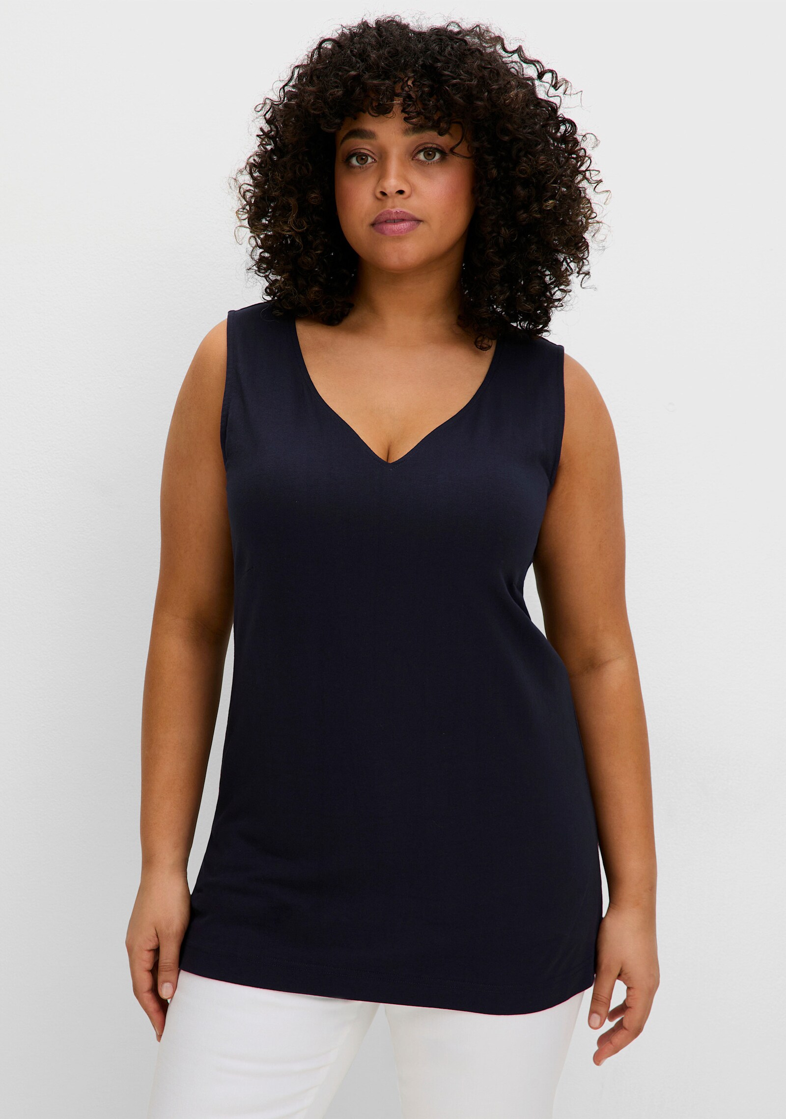 sheego Trägertop mit doppellagiger Front und Herzausschnitt - tiefblau