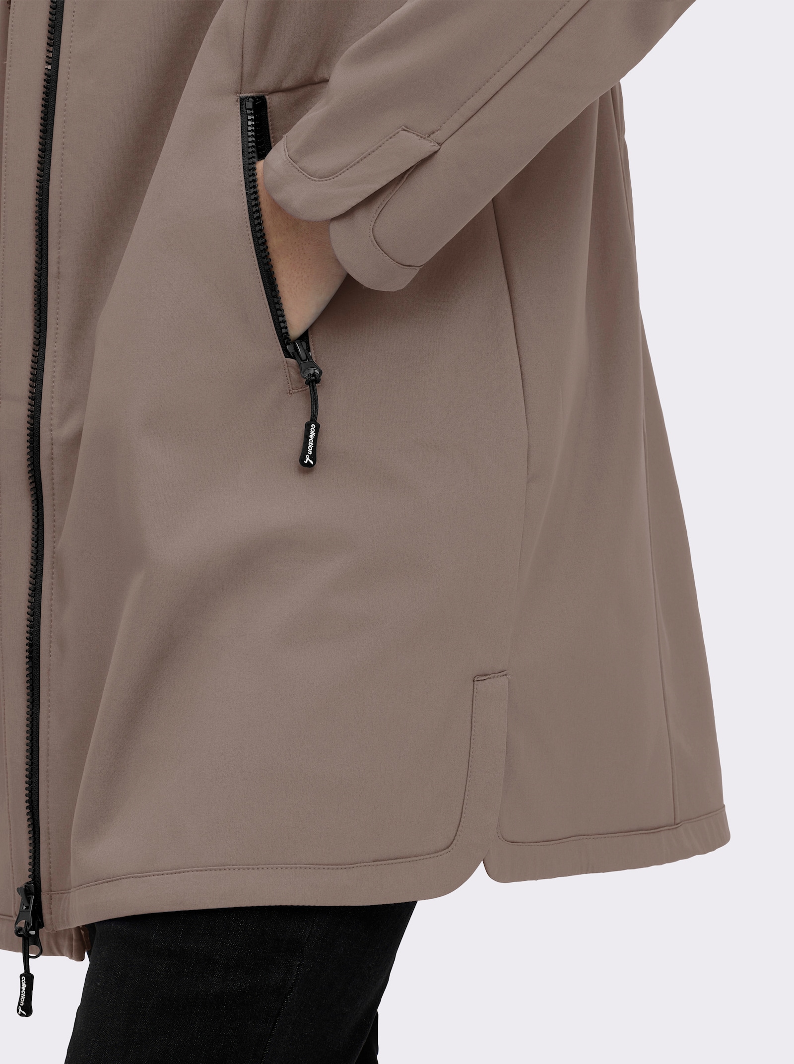 Softshelljacke mit Gummizug im Rücken - taupe