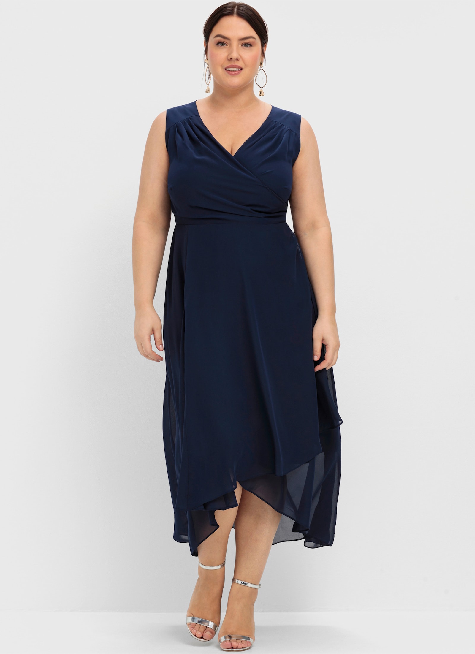 sheego Robe de soirée effet cache-cœur, en mousseline - marine