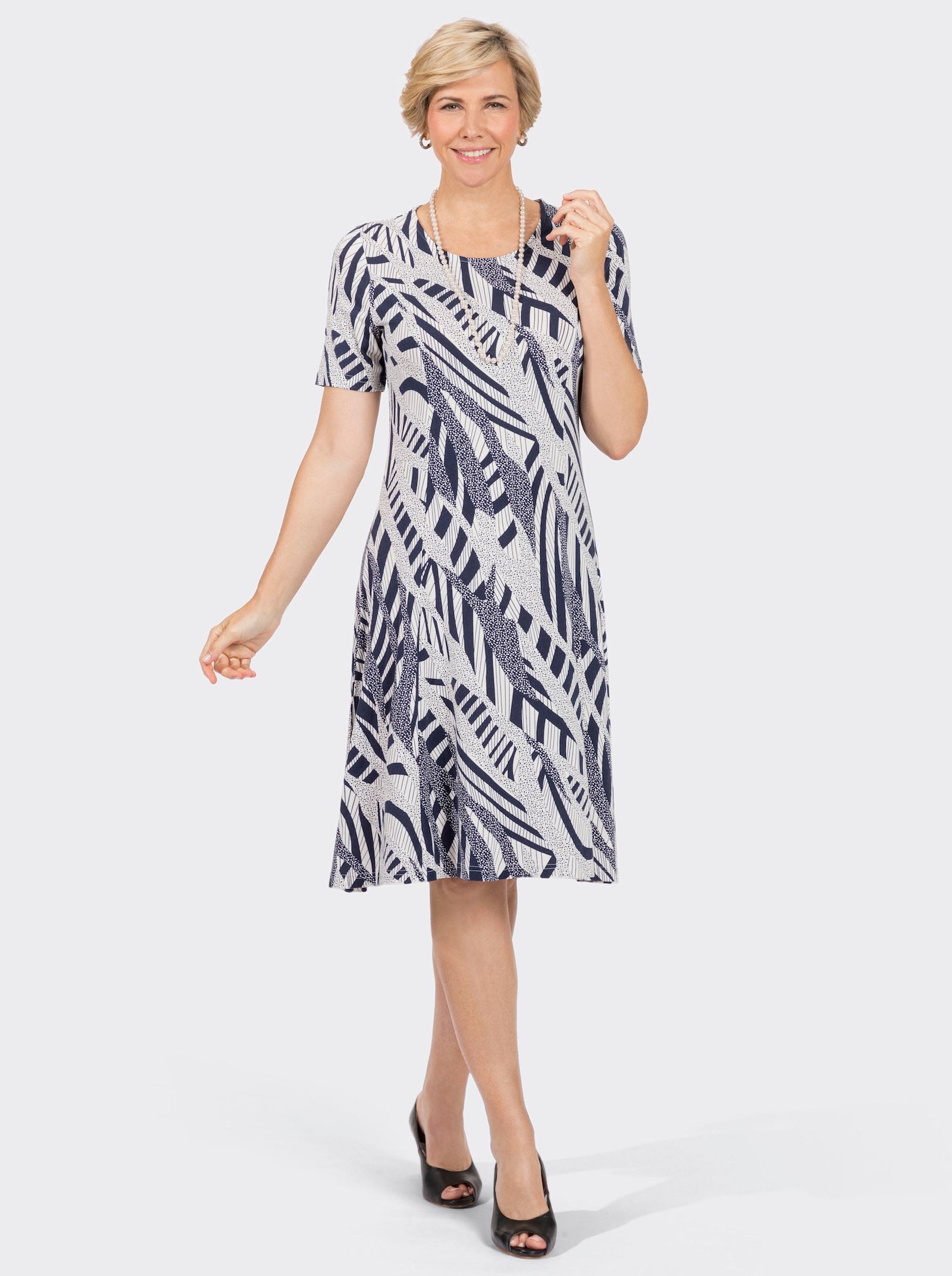 Jerseykleid in Schlupfform - marine-ecru-bedruckt