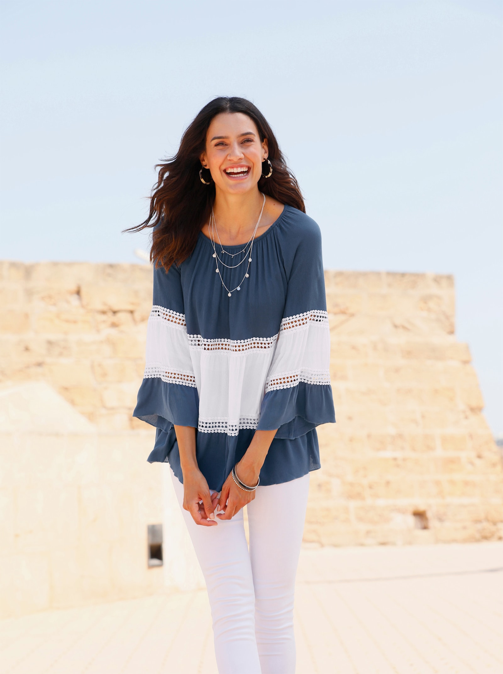 Crinklebluse mit Spitzen-Akzenten - dunkelblau-ecru-gemustert