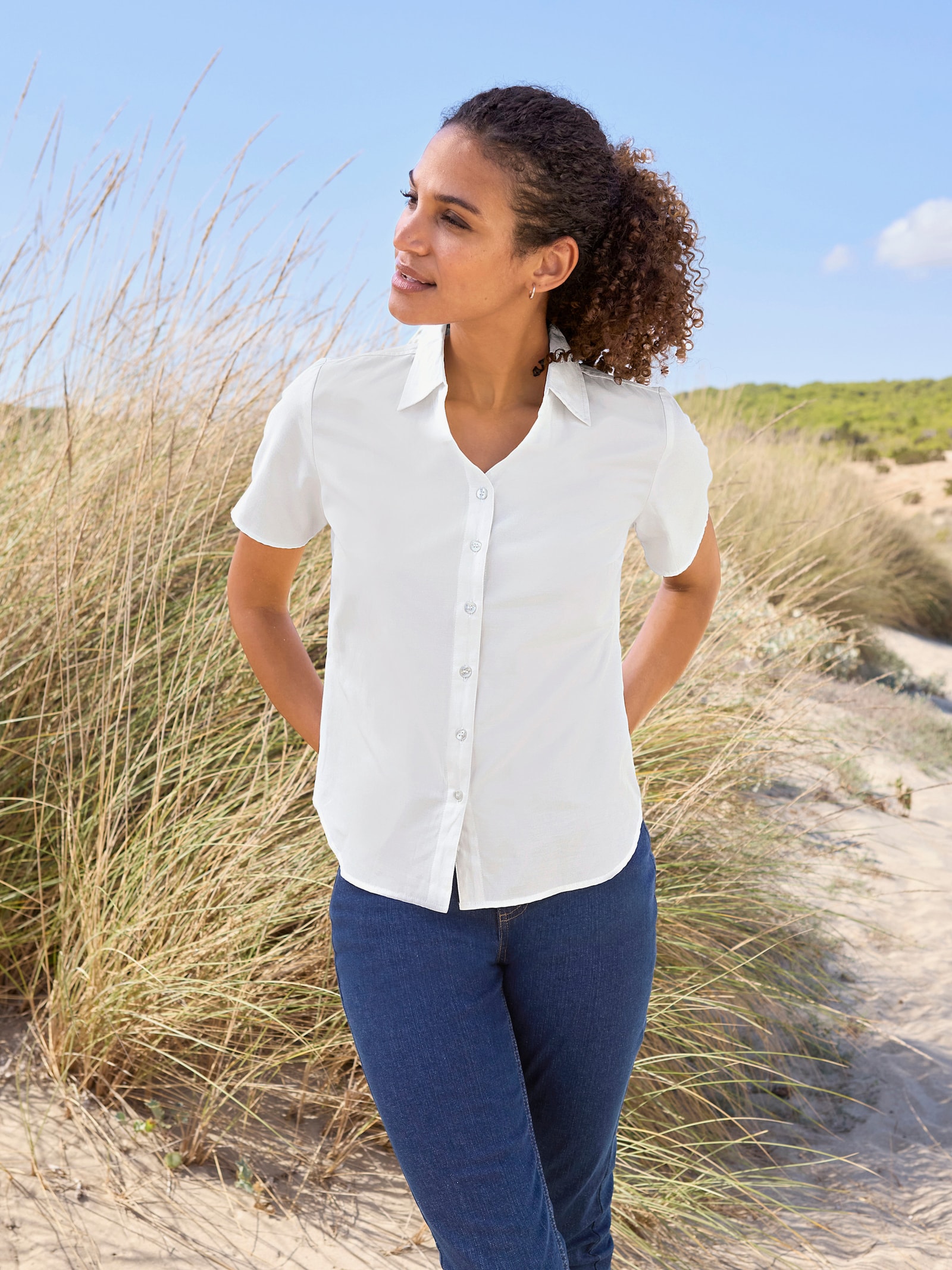 Kurzarmbluse mit weitegebender Kellerfalte - ecru