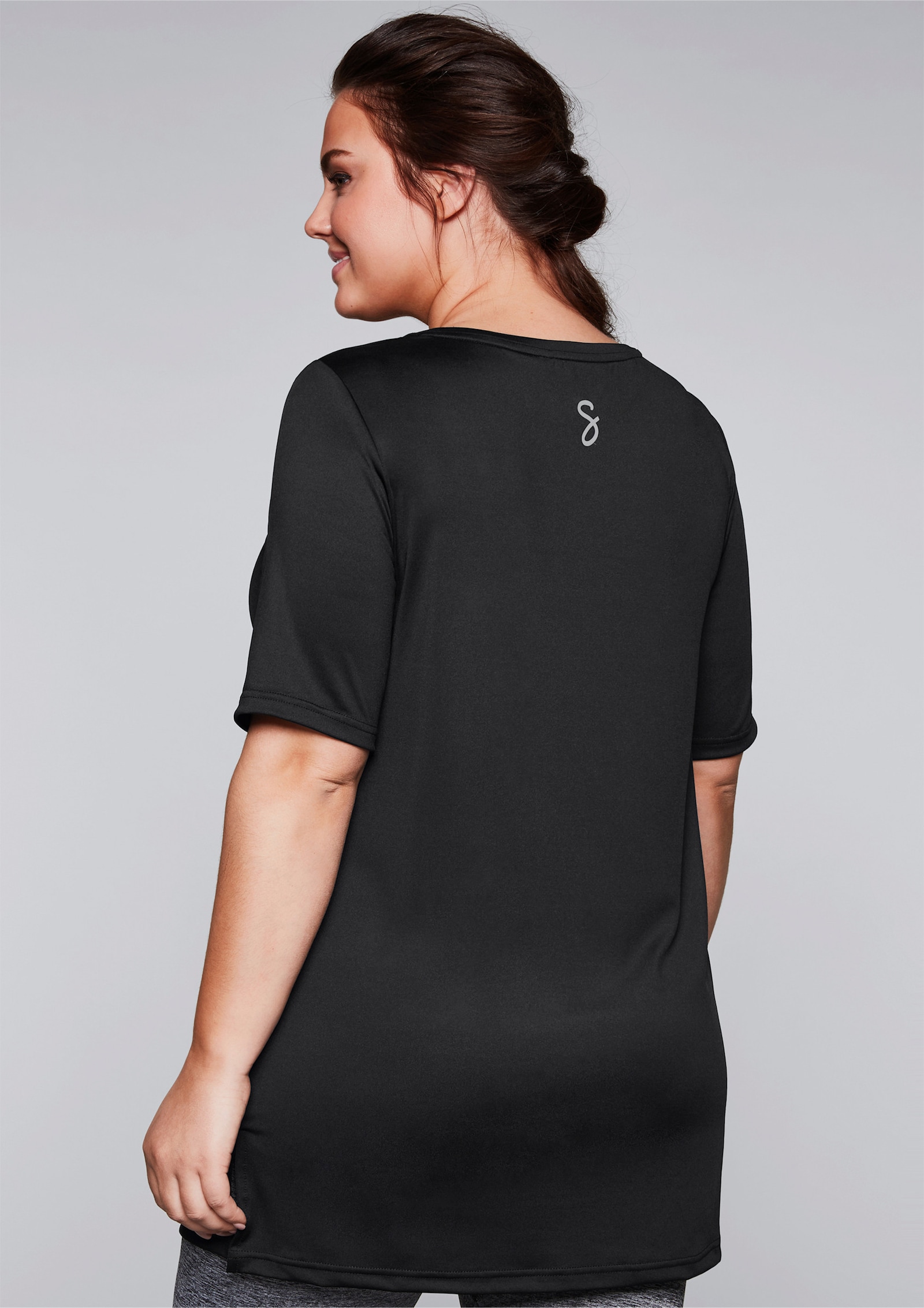 sheego Functioneel shirt in lang model - zwart