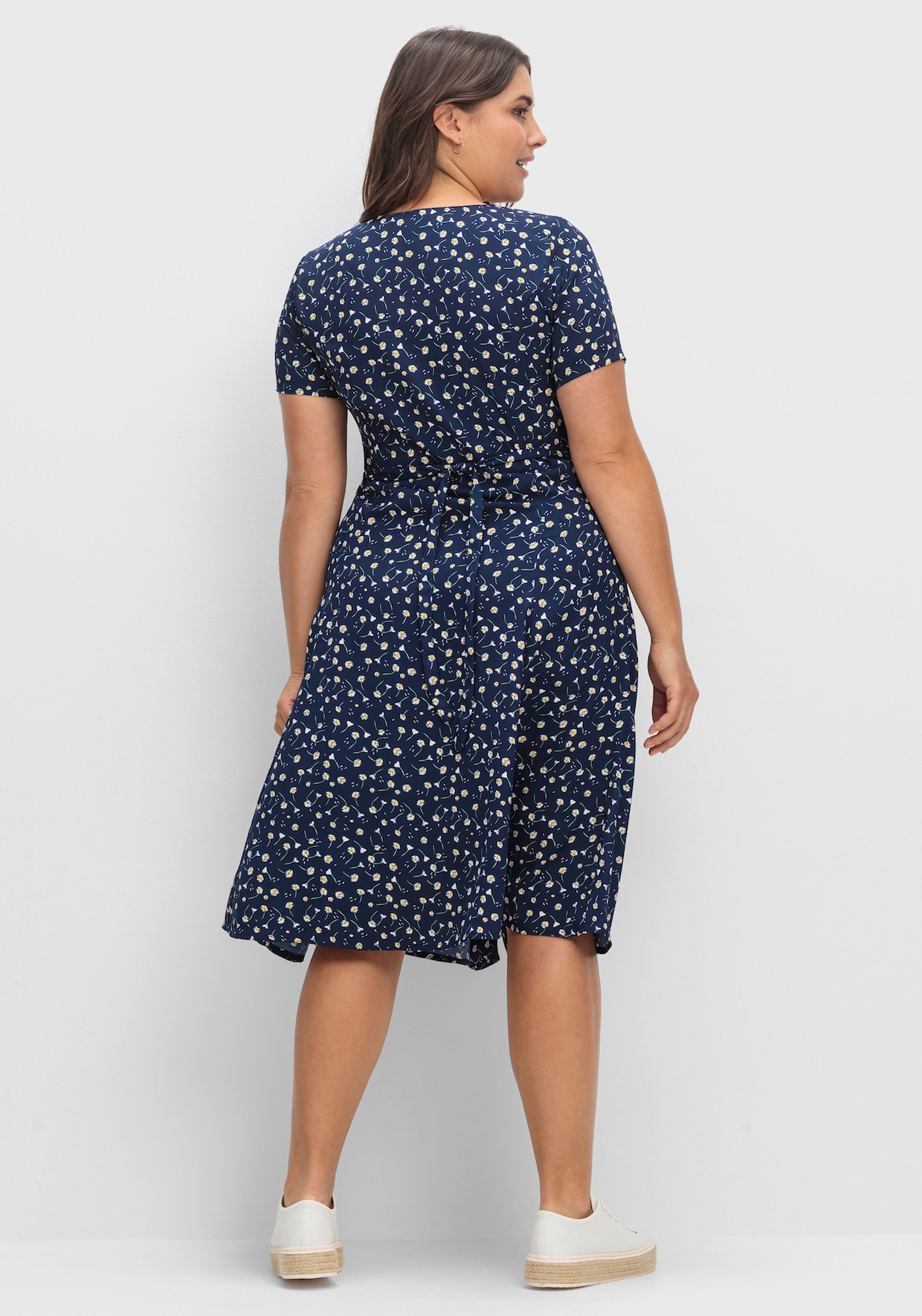 Sommerkleid - marine-geblümt