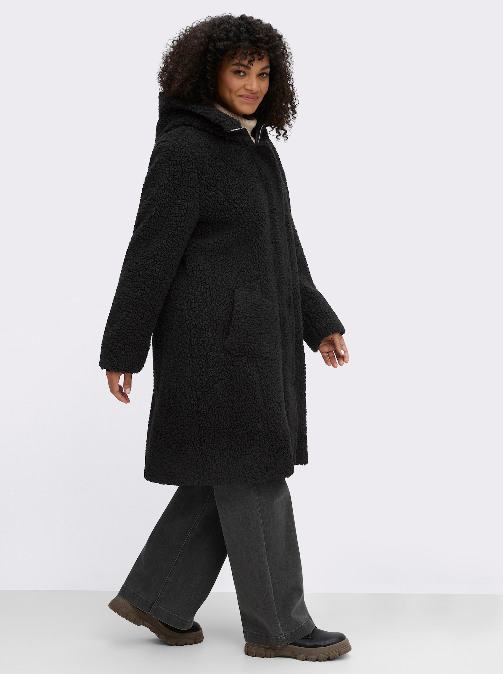 sheego Mantel aus kuscheligem Teddyfleece - schwarz