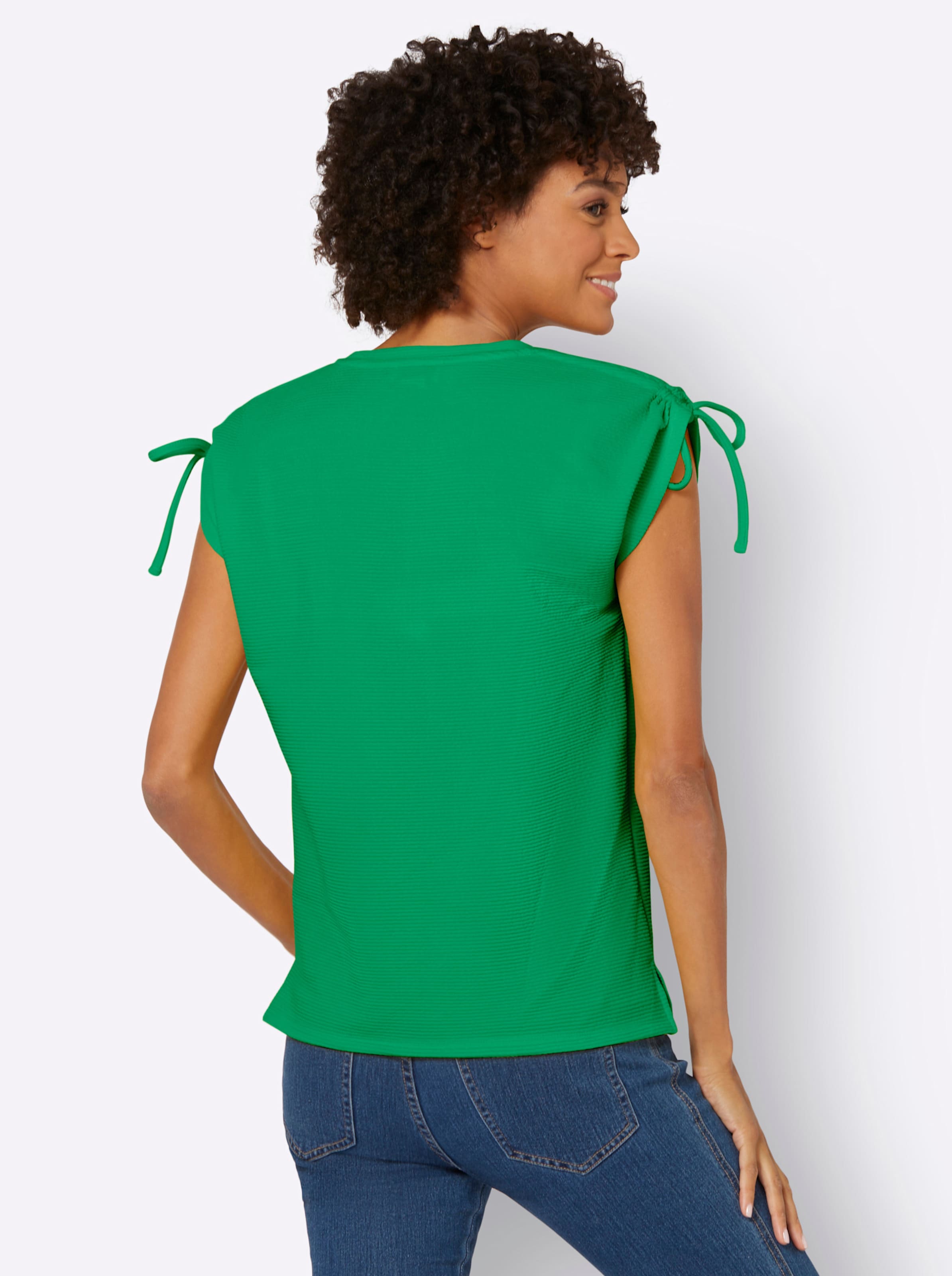 xF6;nnen günstig Kaufen-Shirt in grasgrün von heine. Shirt in grasgrün von heine <![CDATA[Lässiges Shirt mit Rundhals-Ausschnitt im pflegeleichten Materialmix. Die überschnittenen Schultern können mittels Tunnelzug und Kordel modisch gerafft werden. Seitenschlitze f