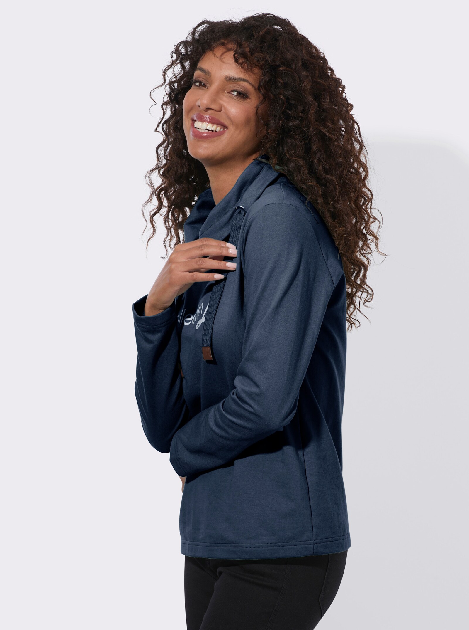  Sweatshirt mit Schriftzug im Vorderteil - dunkelblau
