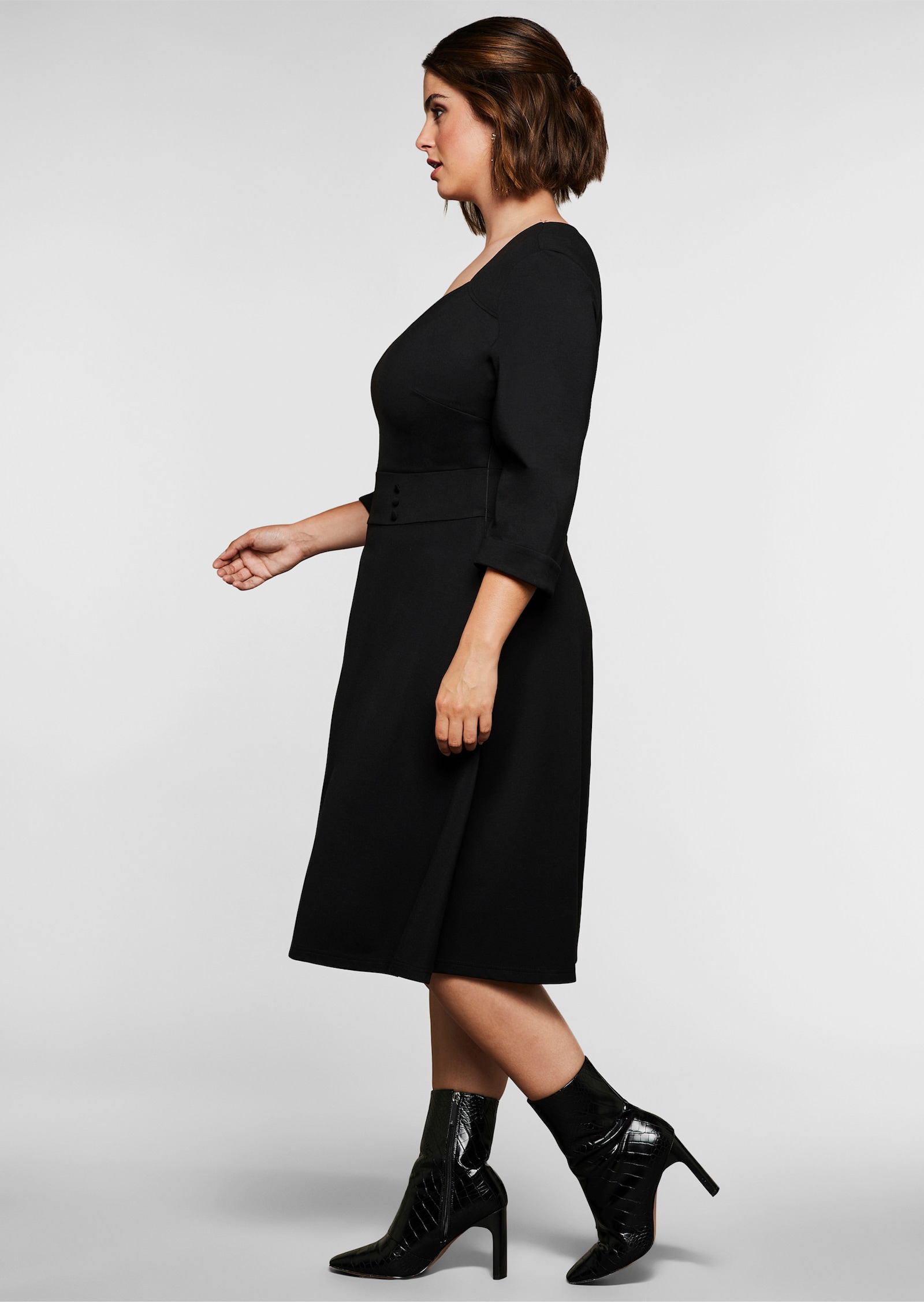 sheego by Joe Browns Robe de cocktail avec ceinture - noir