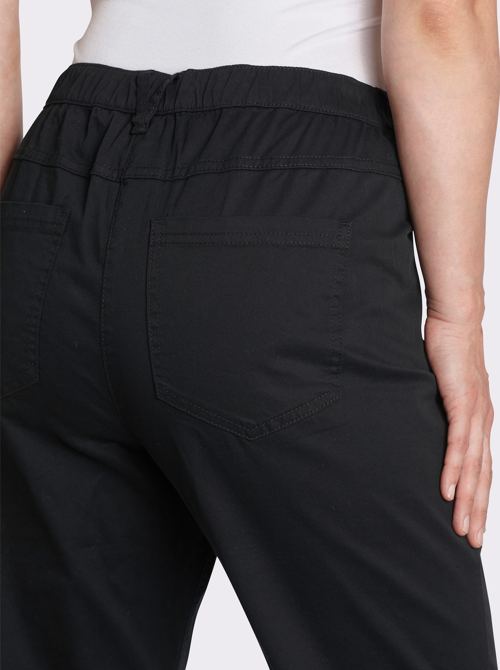 sheego 5-Pocket-Hose mit Shaping-Einsatz vorn - schwarz