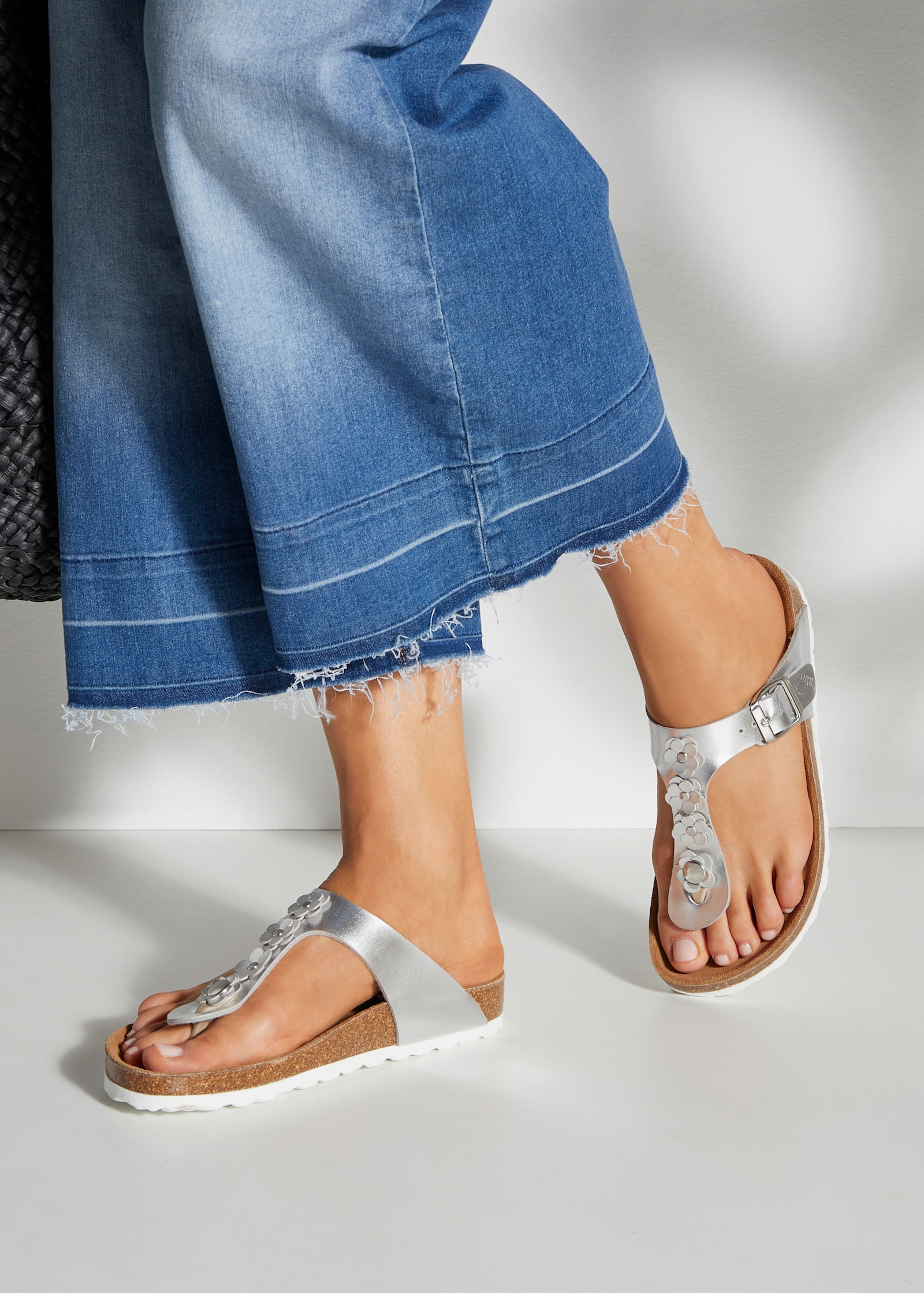 LASCANA Zehentrenner - silberfarben