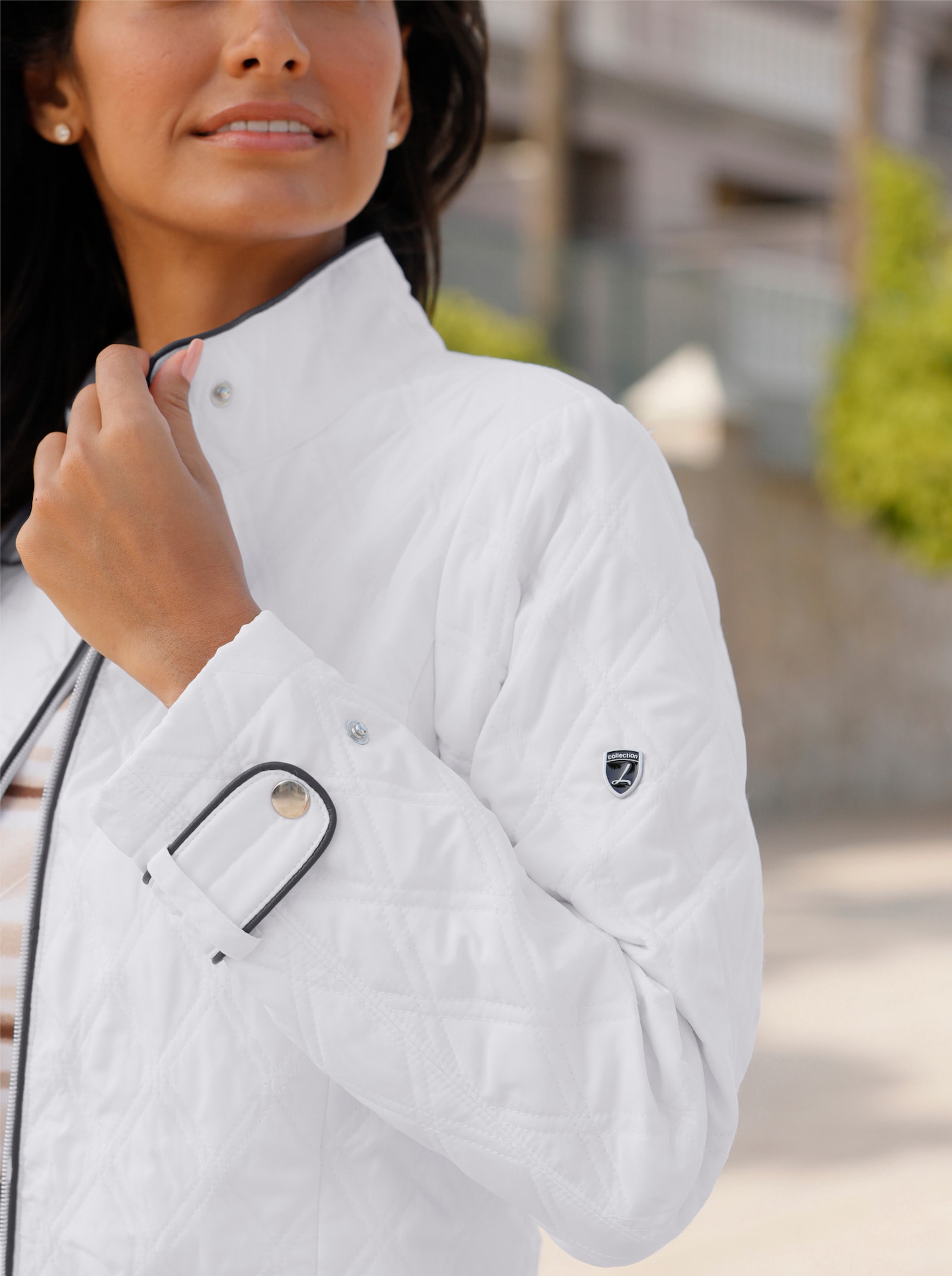 Steppjacke mit Lederimitat-Paspelierungen - ecru