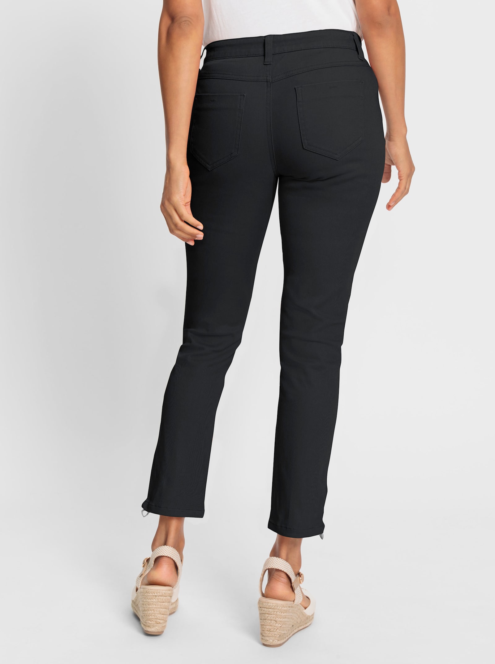 Jeans met ritssluiting op de pijp - zwart