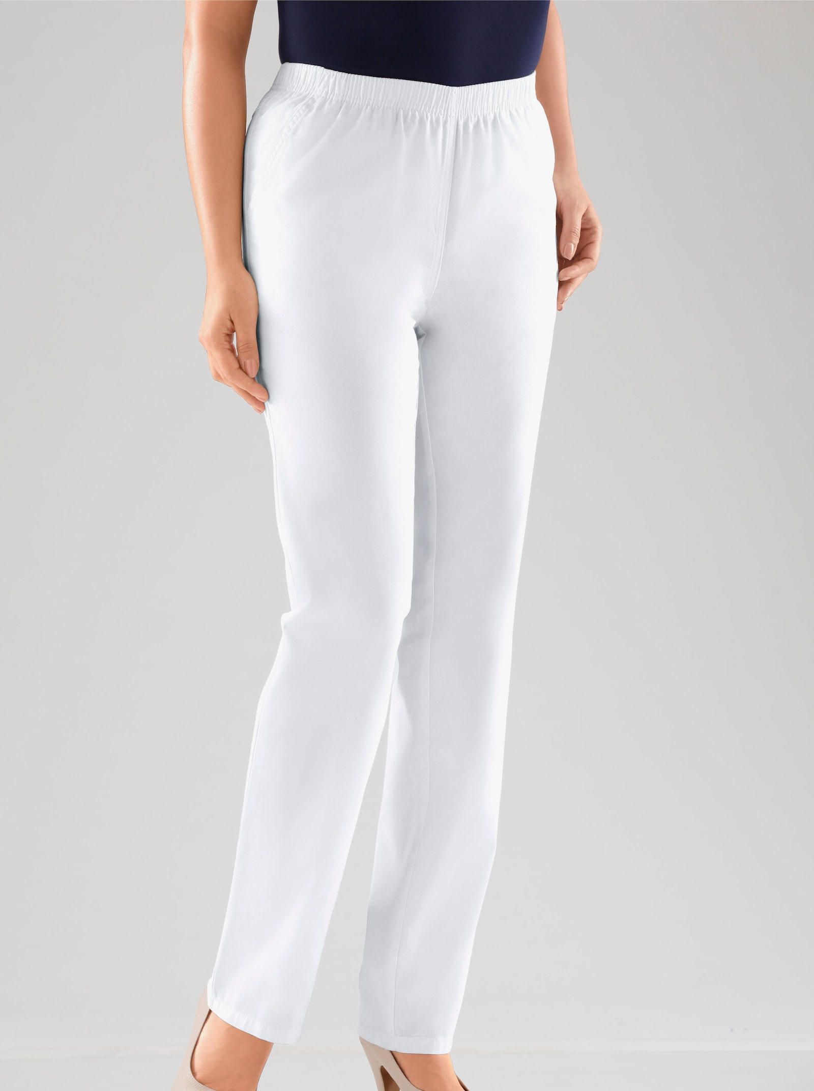 Schlupfjeans mit zwei Seitentaschen - weiss