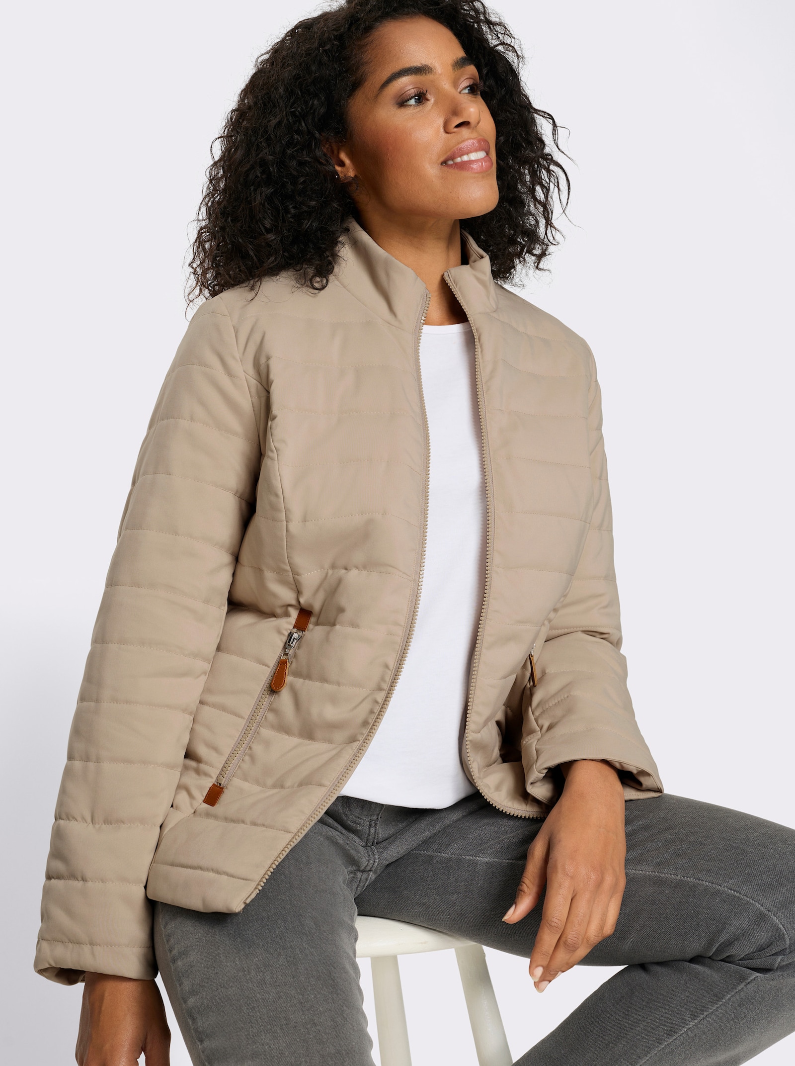 Steppjacke mit Reißverschluss-Taschen - beige